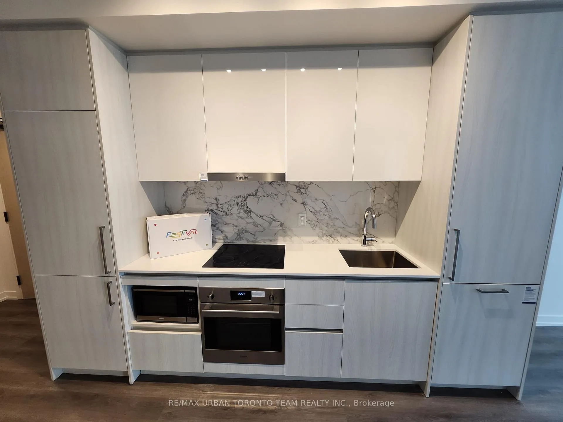 Photo 4 of Unit 2015, 225 Commerce Street W, Vaughan, Vaughan Corporate Centre — HOMEH