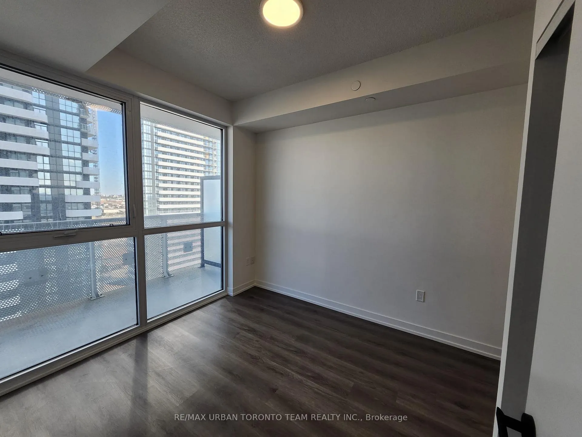 Photo 5 of Unit 2015, 225 Commerce Street W, Vaughan, Vaughan Corporate Centre — HOMEH