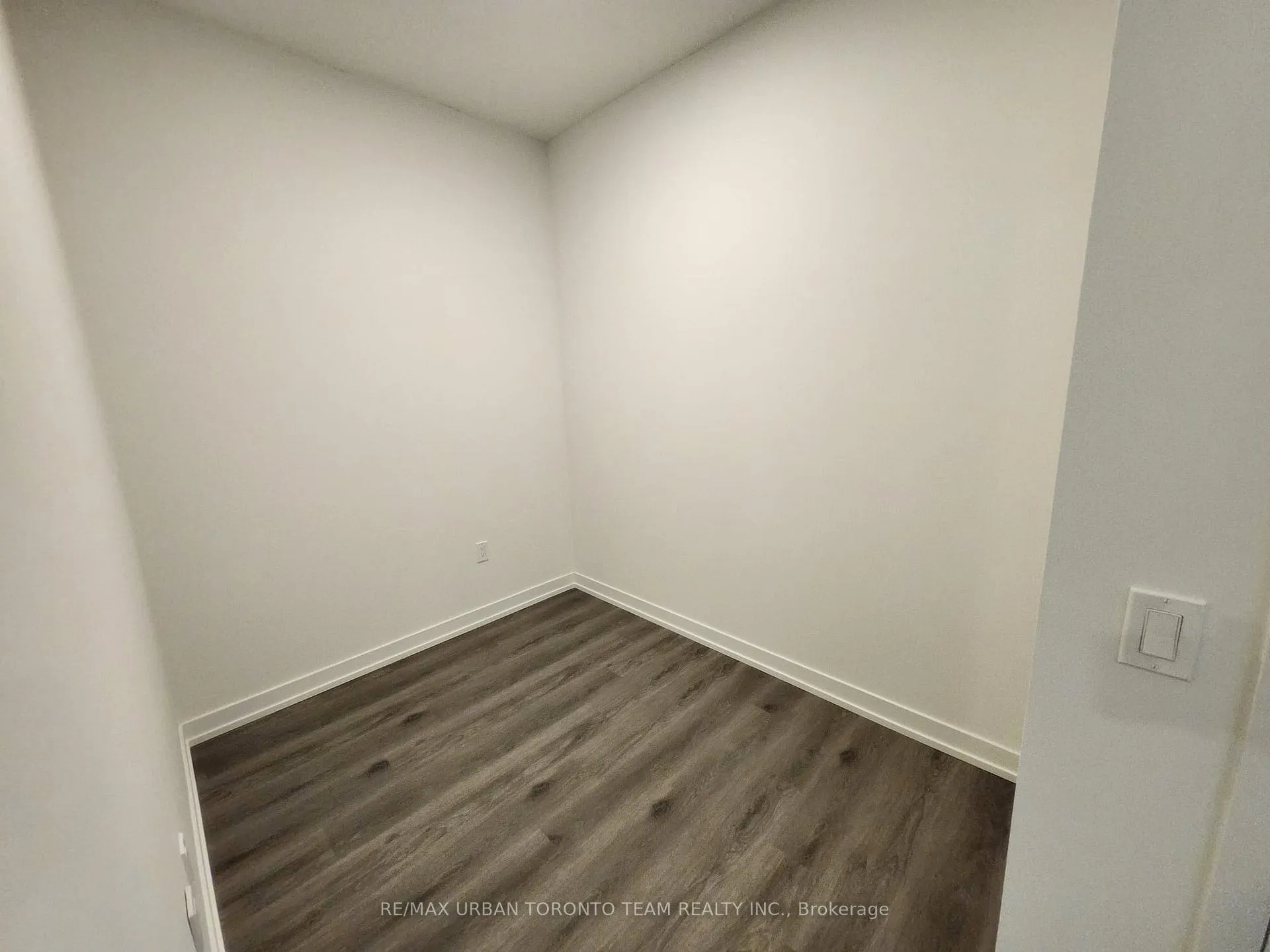 Photo 7 of Unit 2015, 225 Commerce Street W, Vaughan, Vaughan Corporate Centre — HOMEH
