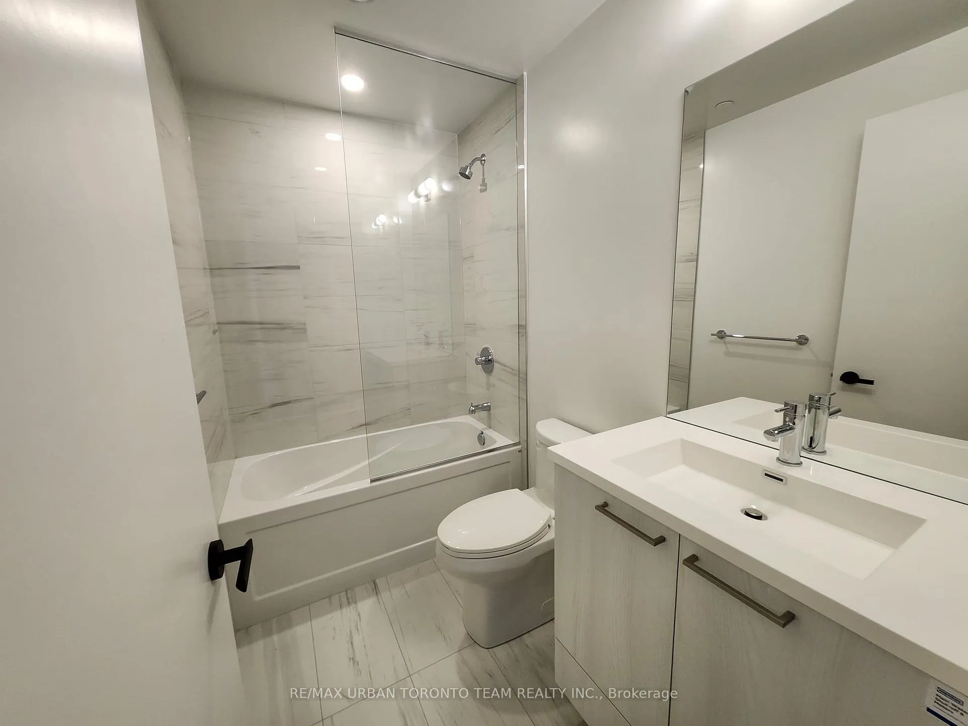 Photo 8 of Unit 2015, 225 Commerce Street W, Vaughan, Vaughan Corporate Centre — HOMEH