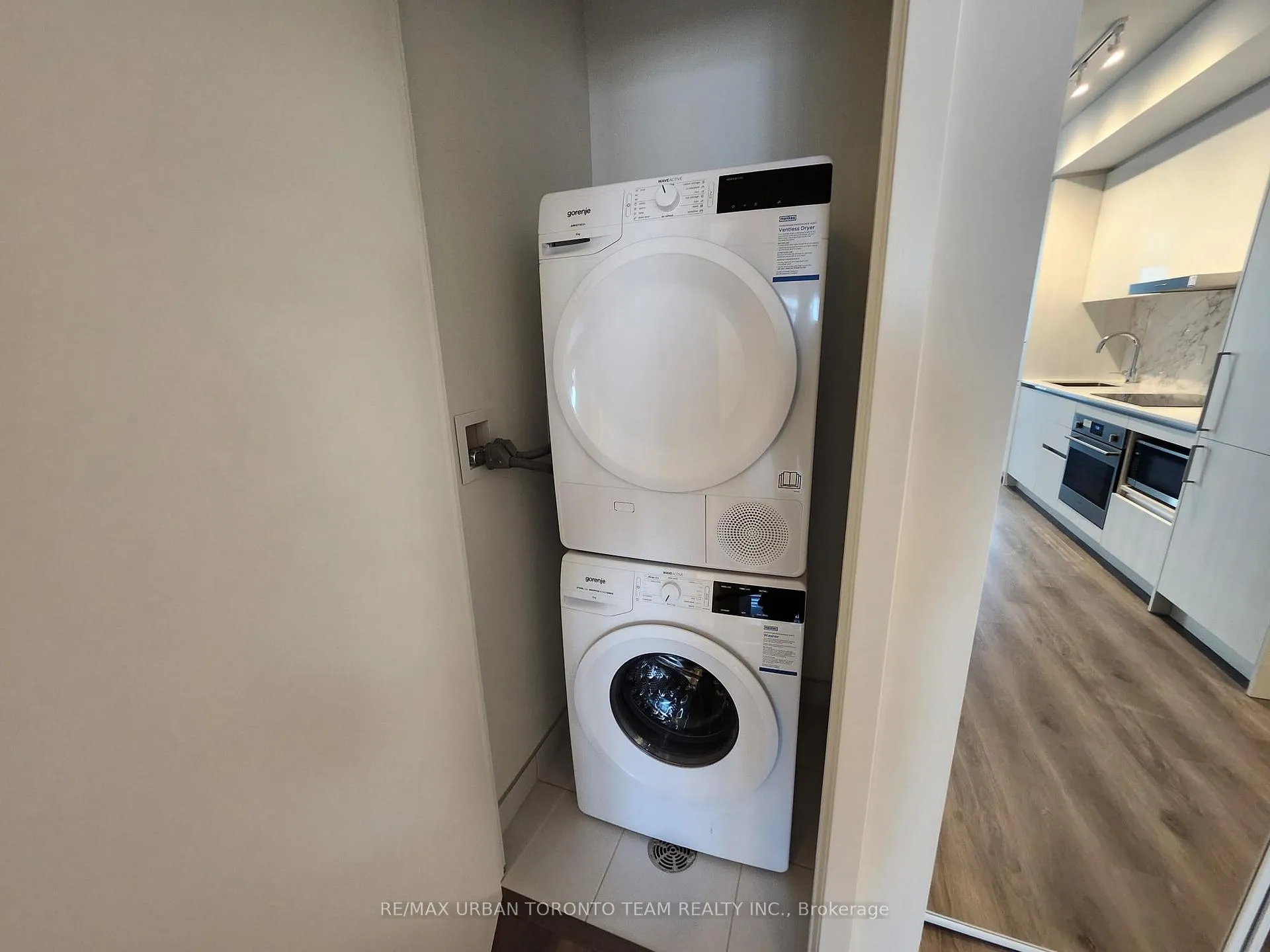 Photo 9 of Unit 2015, 225 Commerce Street W, Vaughan, Vaughan Corporate Centre — HOMEH