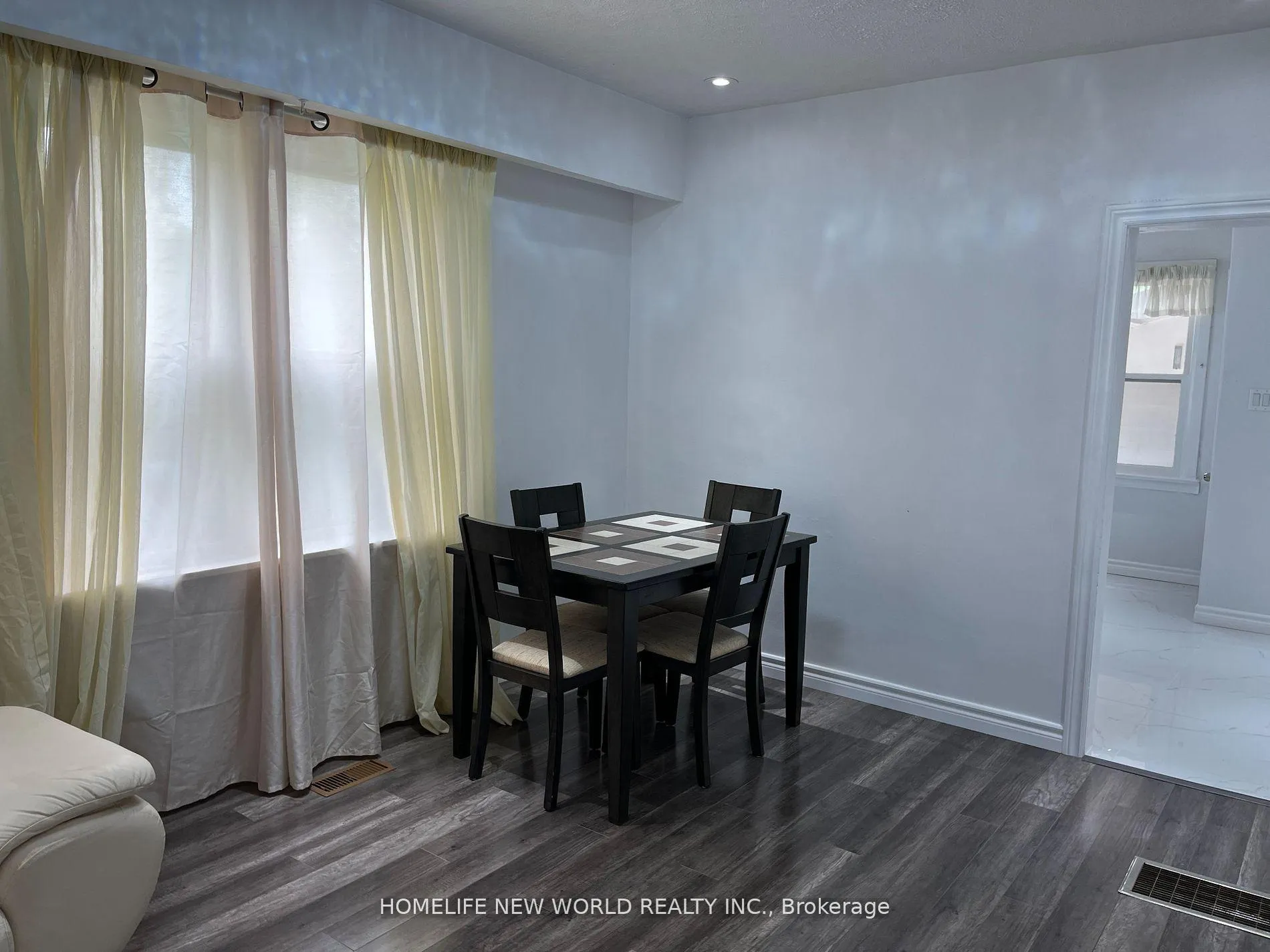 Photo 3 of 4549 14th Avenue, Markham, Milliken Mills East — HOMEH