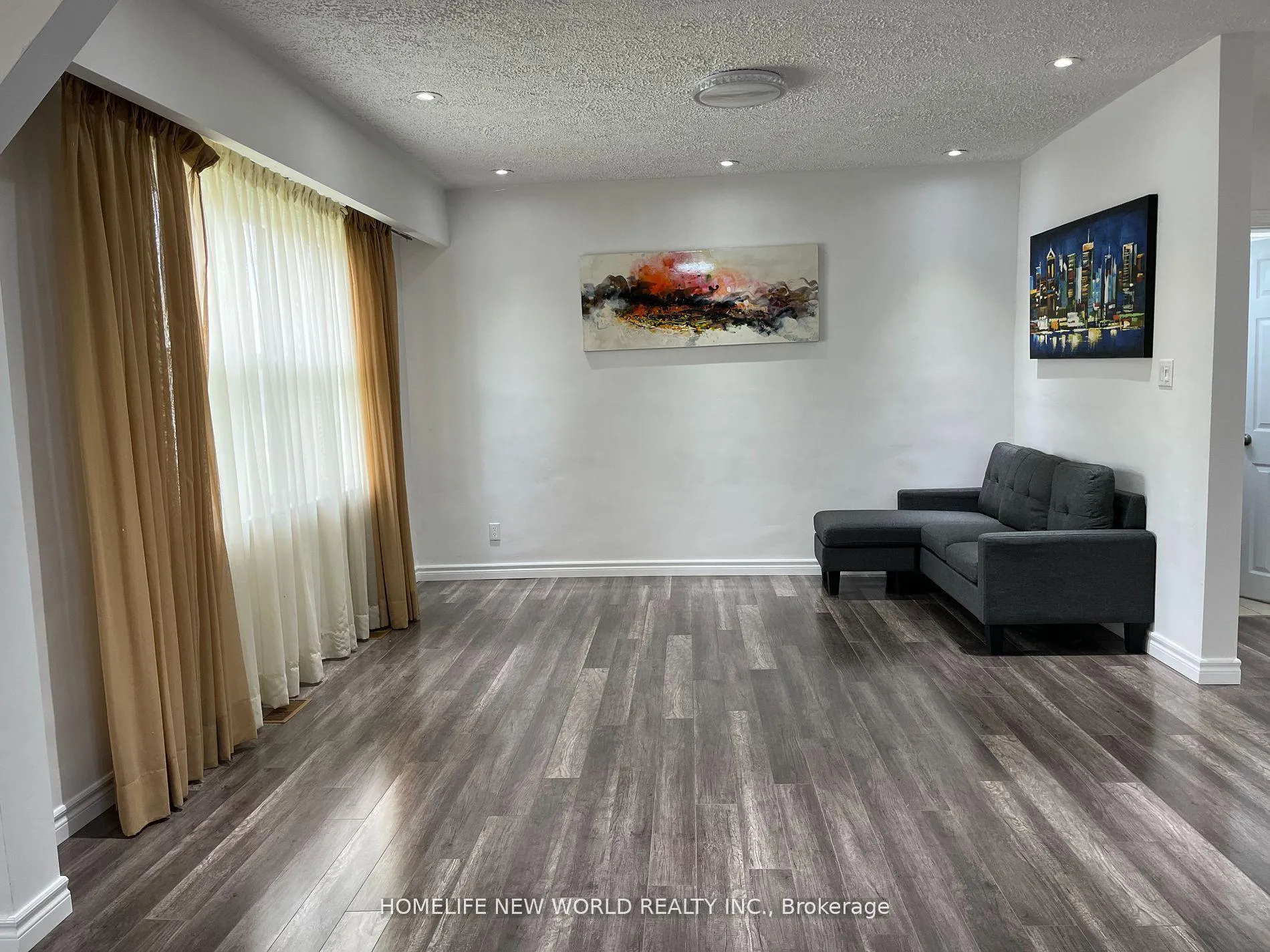 Photo 4 of 4549 14th Avenue, Markham, Milliken Mills East — HOMEH
