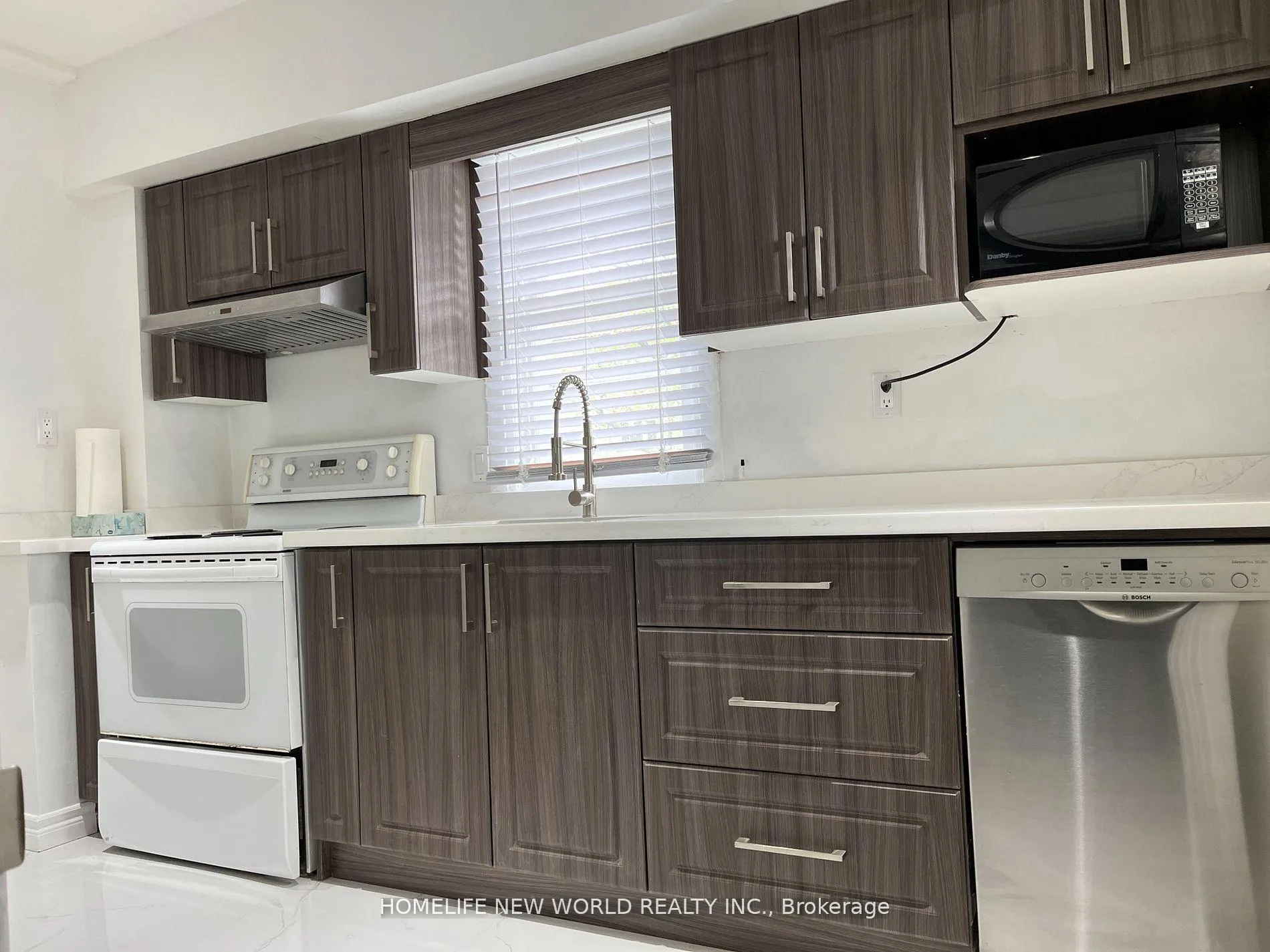 Photo 6 of 4549 14th Avenue, Markham, Milliken Mills East — HOMEH