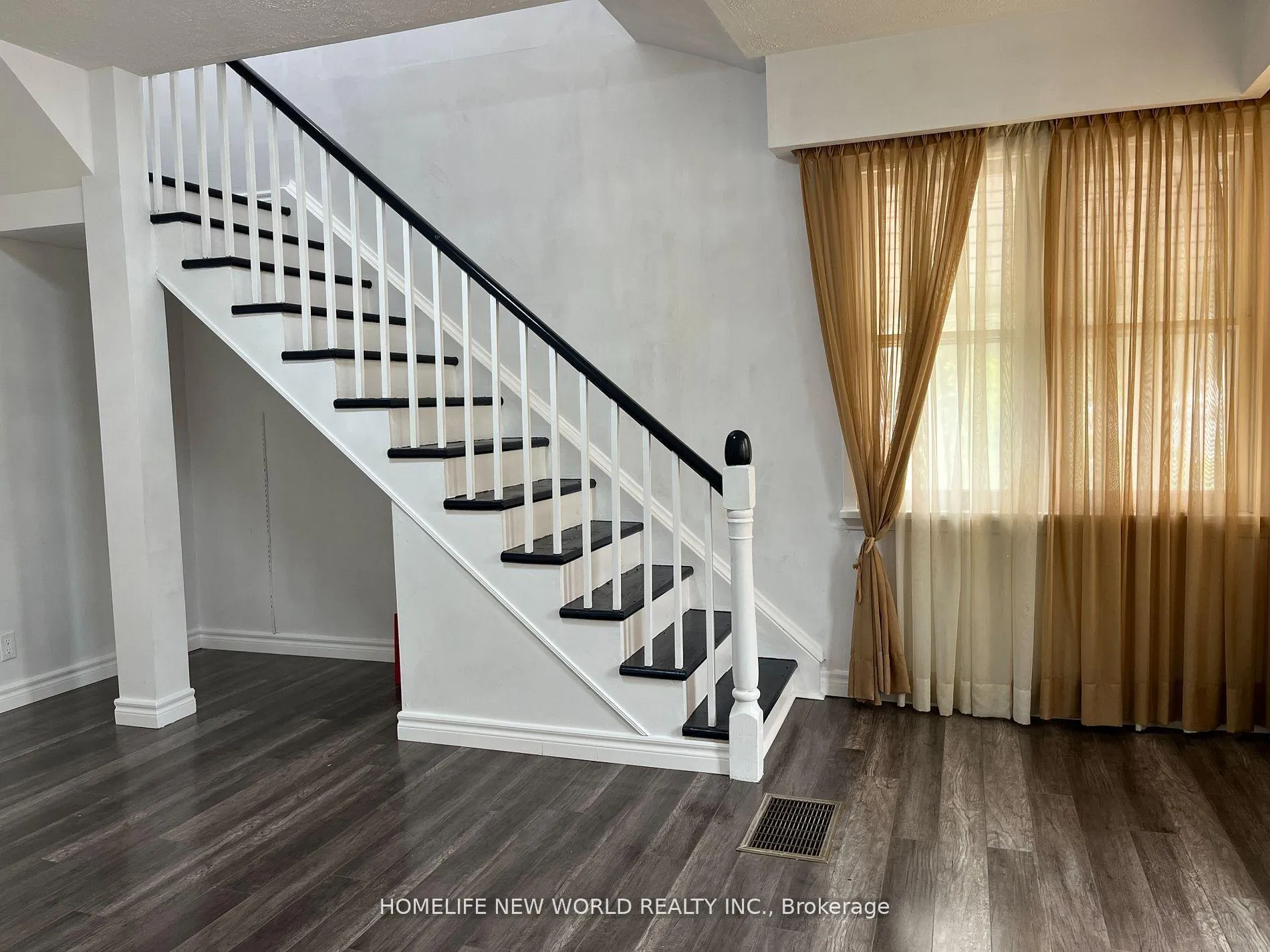Photo 18 of 4549 14th Avenue, Markham, Milliken Mills East — HOMEH