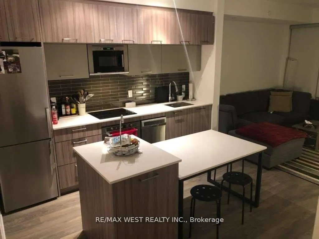 Photo 3 of Unit 423, 4800 Highway 7, Vaughan, East Woodbridge — HOMEH