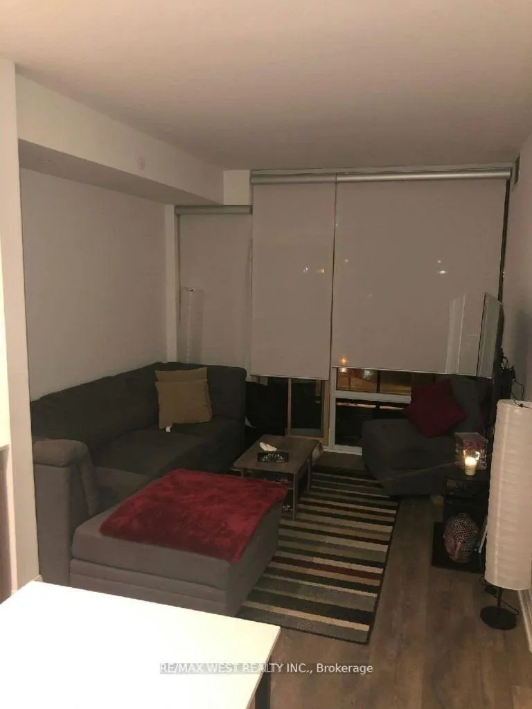 Photo 5 of Unit 423, 4800 Highway 7, Vaughan, East Woodbridge — HOMEH