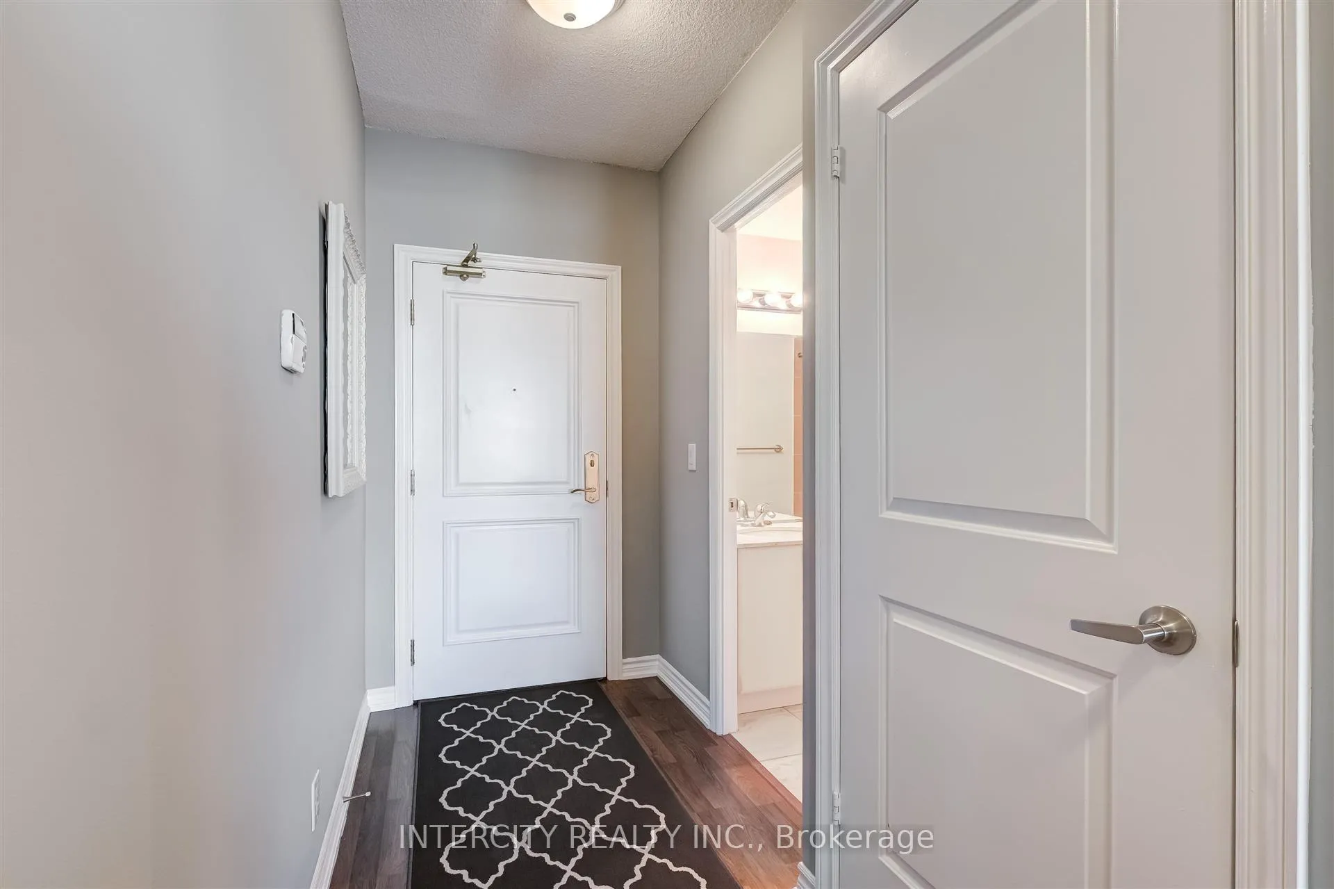 Photo 7 of Unit 516, 9235 Jane Street W, Vaughan, Maple — HOMEH