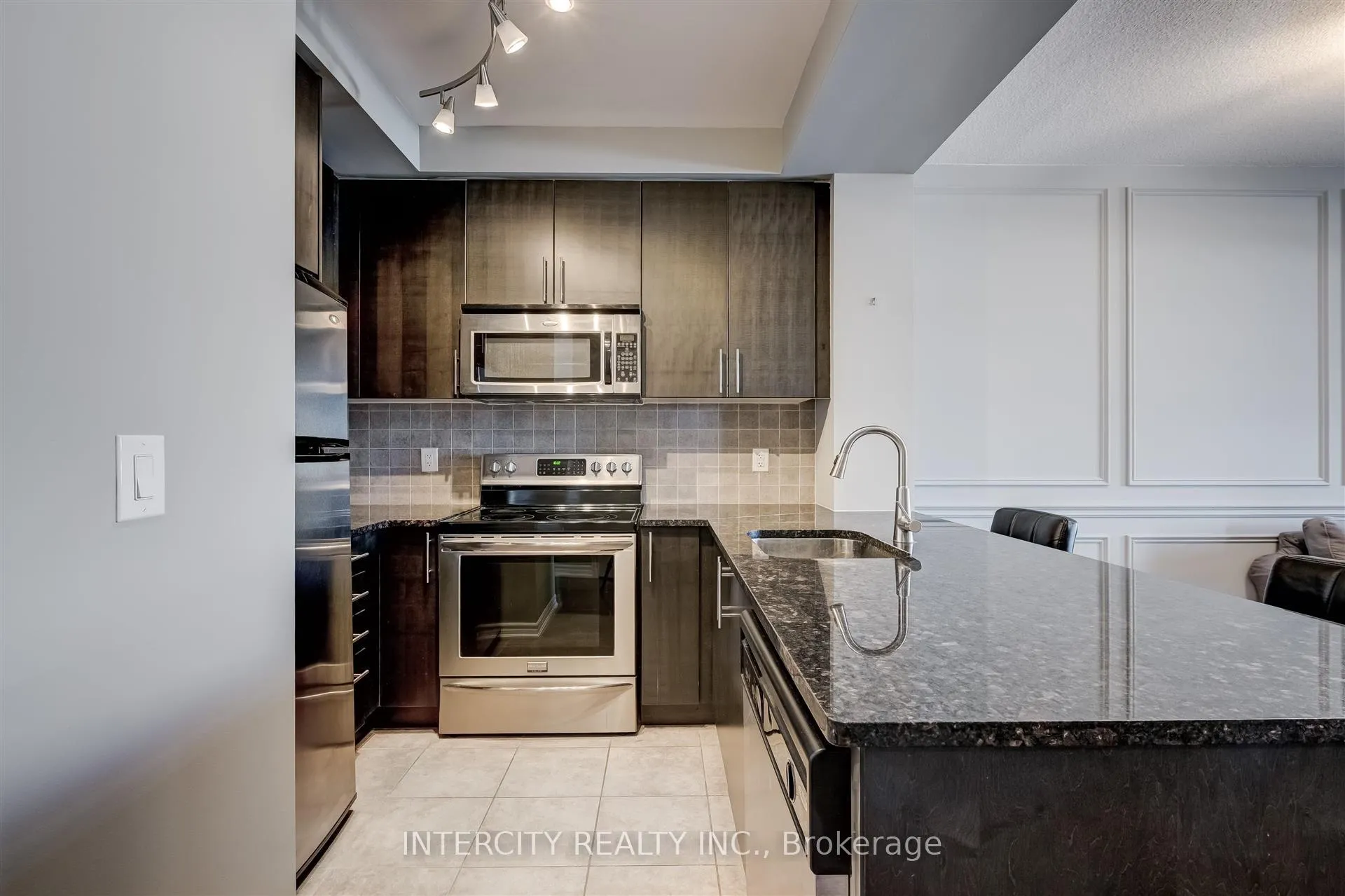 Photo 11 of Unit 516, 9235 Jane Street W, Vaughan, Maple — HOMEH