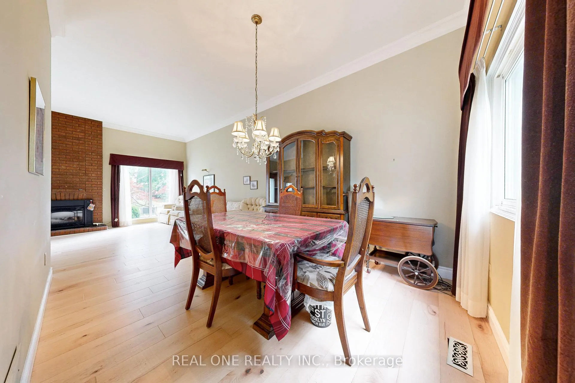 Photo 10 of 134 Ramona Boulevard, Markham, Markham Village — HOMEH