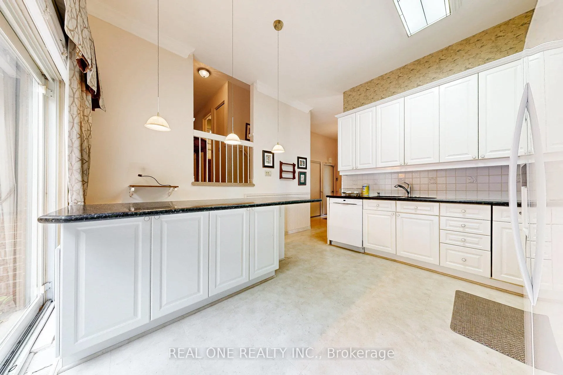 Photo 16 of 134 Ramona Boulevard, Markham, Markham Village — HOMEH