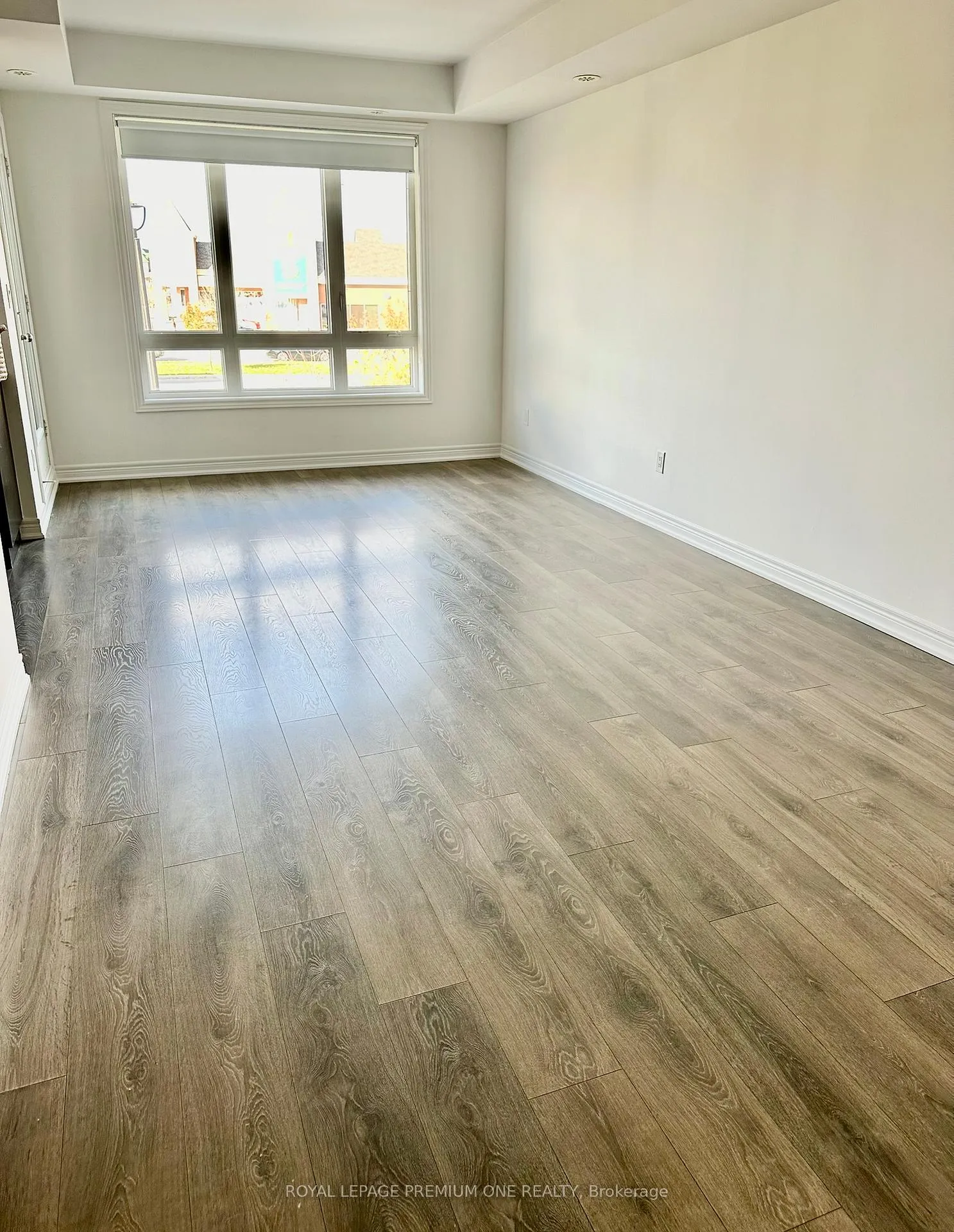 Photo 6 of Unit 12, 95 Kayla Crescent, Vaughan, Maple — HOMEH