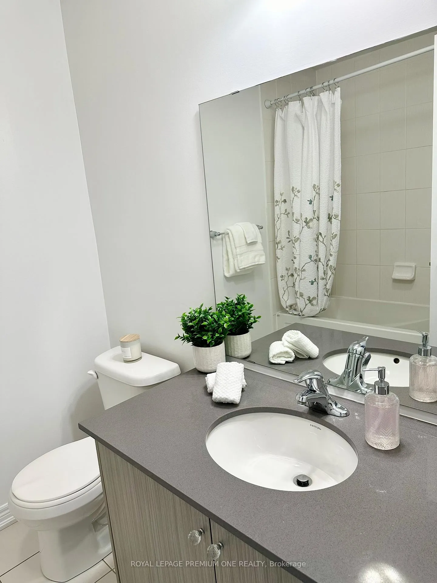Photo 12 of Unit 12, 95 Kayla Crescent, Vaughan, Maple — HOMEH