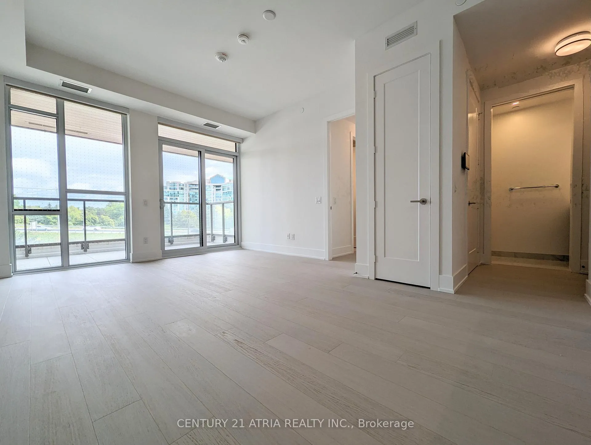 Photo 6 of Unit 323, 399 Royal Orchard Boulevard, Markham, Royal Orchard — HOMEH