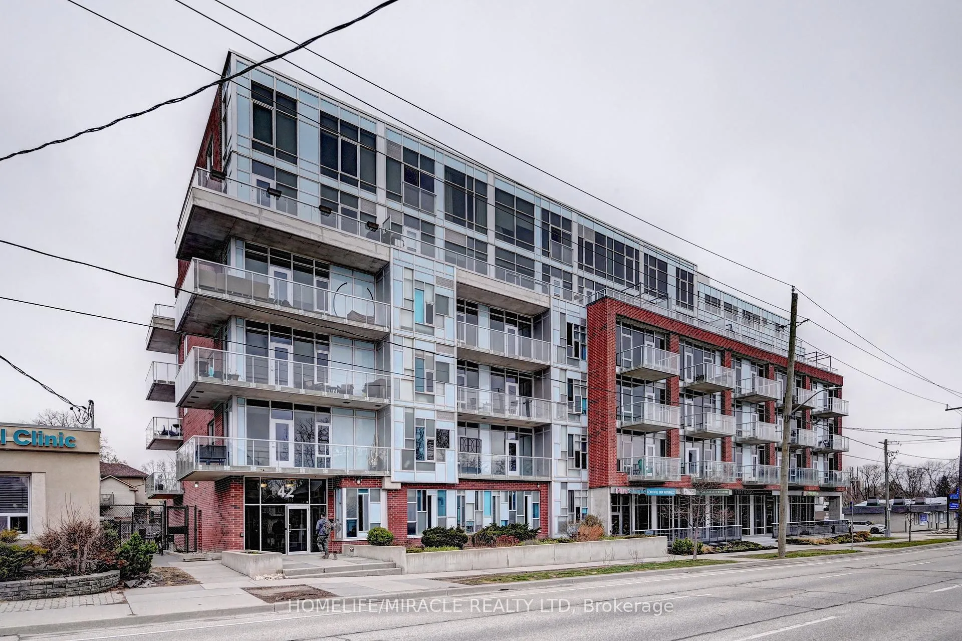Front of Unit 203, 42 Bridgeport Road E