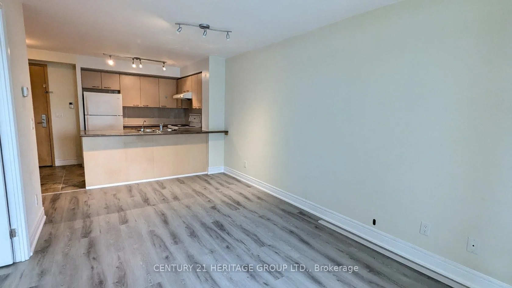 Photo 10 of Unit 825, 62 Suncrest Boulevard, Markham, Commerce Valley — HOMEH