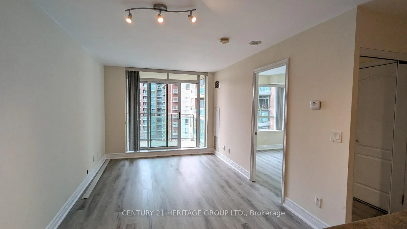 Photo 11 of Unit 825, 62 Suncrest Boulevard, Markham, Commerce Valley — HOMEH