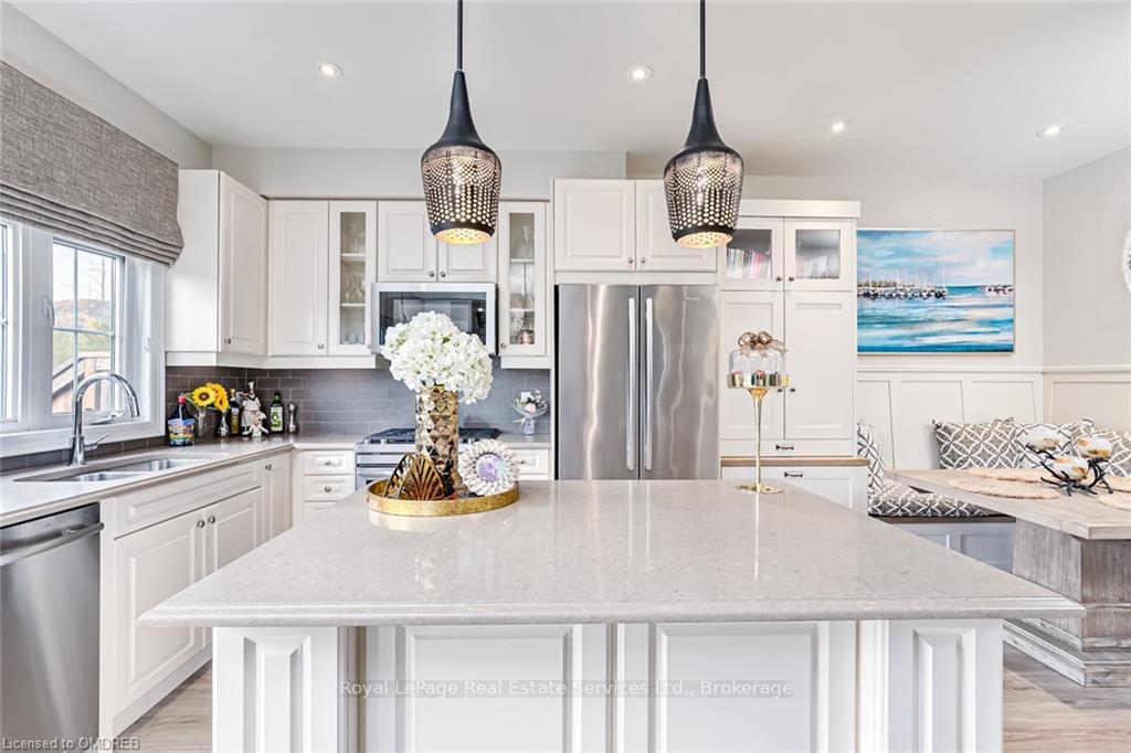 Photo 10 of 148 Yellow Birch Crescent, Blue Mountains — HOMEH