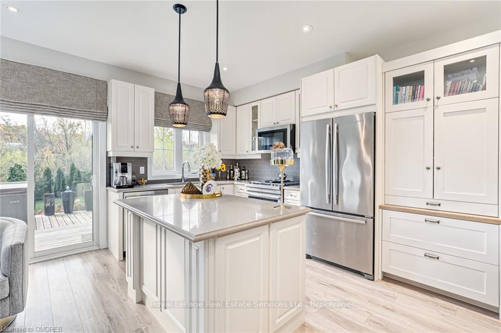 Photo 11 of 148 Yellow Birch Crescent, Blue Mountains — HOMEH