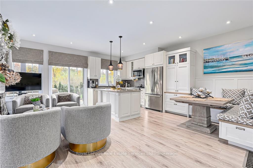 Photo 12 of 148 Yellow Birch Crescent, Blue Mountains — HOMEH