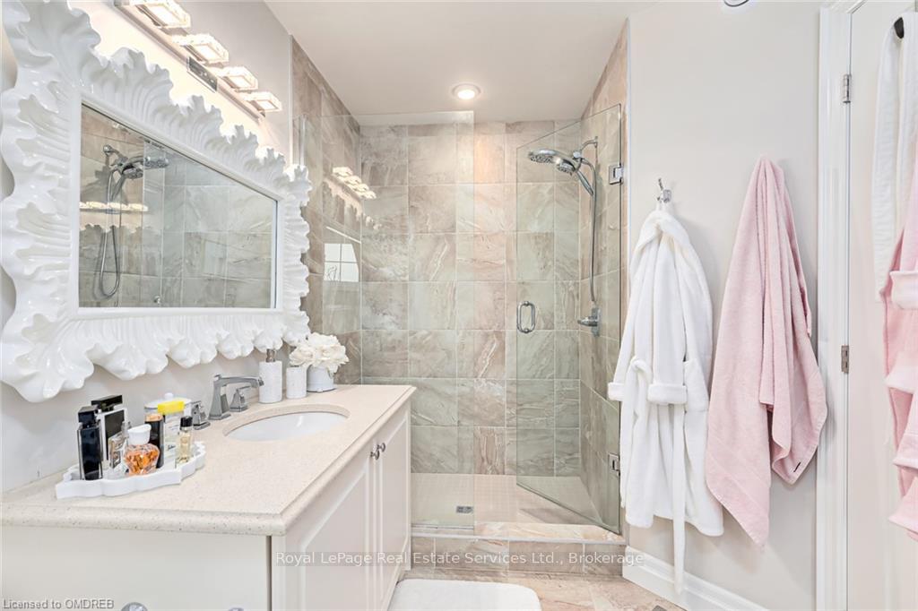 Photo 20 of 148 Yellow Birch Crescent, Blue Mountains — HOMEH