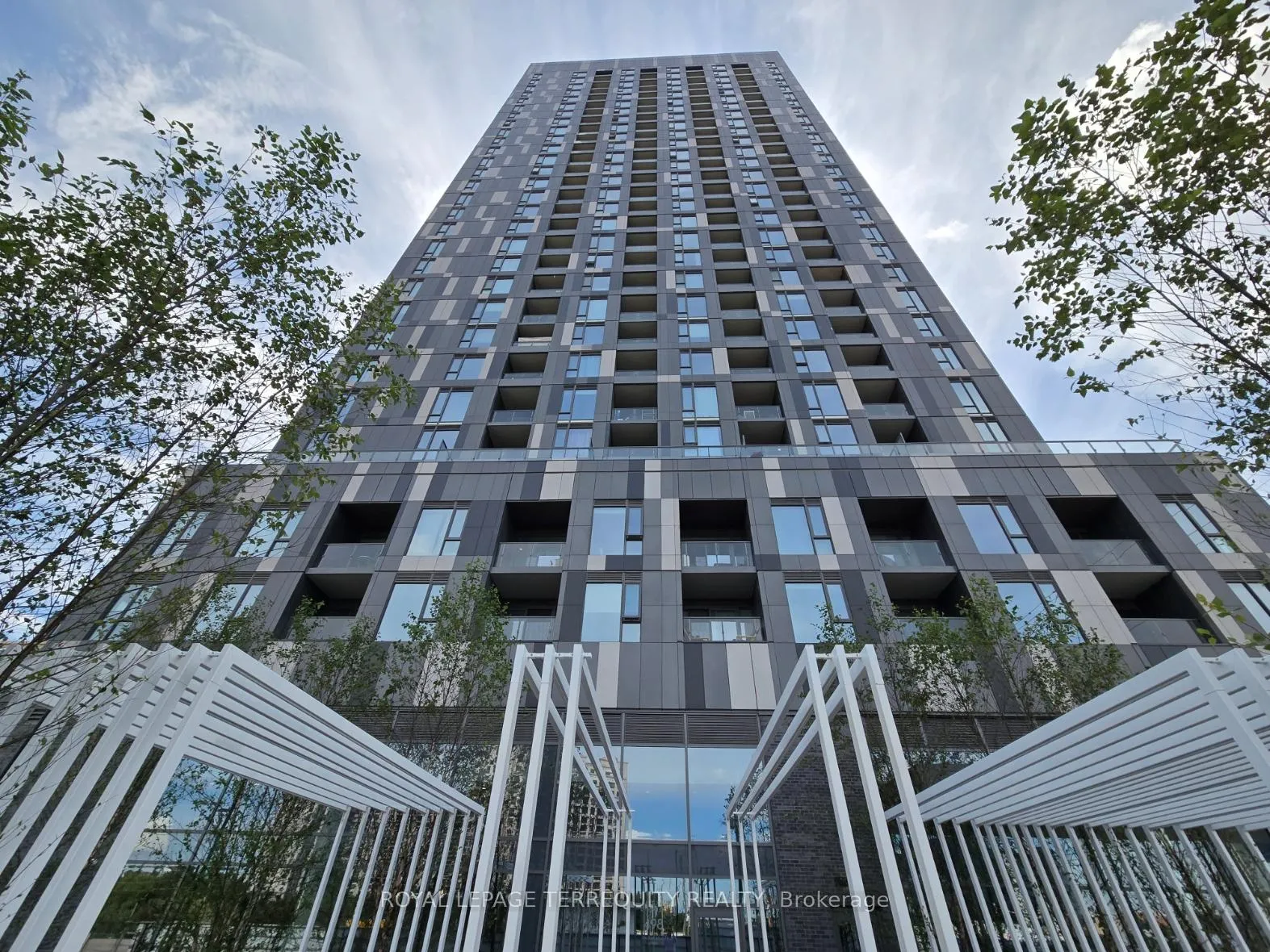 Photo 2 of Unit 2032, 498 Caldari Road, Vaughan, Concord — HOMEH