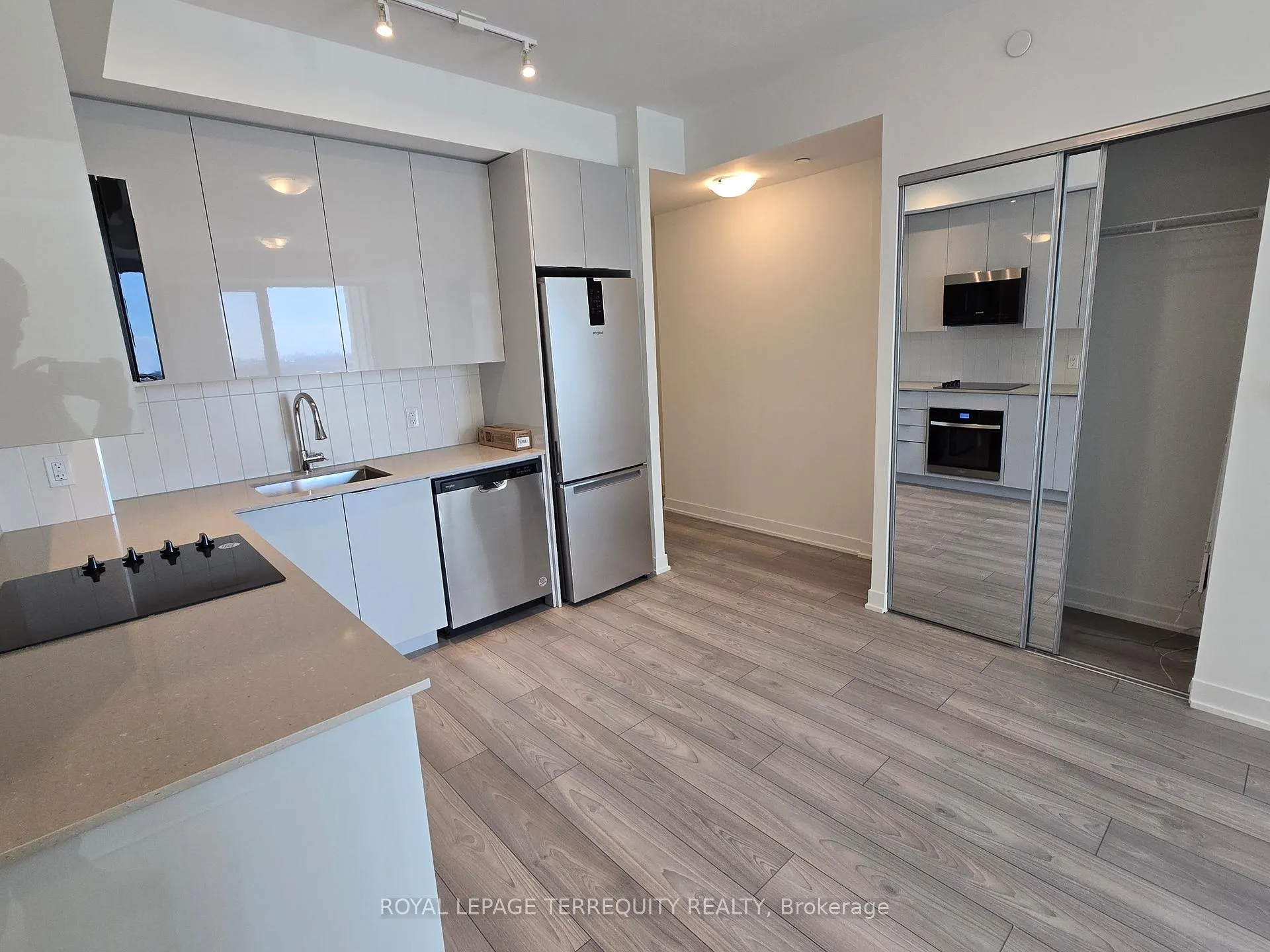 Photo 5 of Unit 2032, 498 Caldari Road, Vaughan, Concord — HOMEH