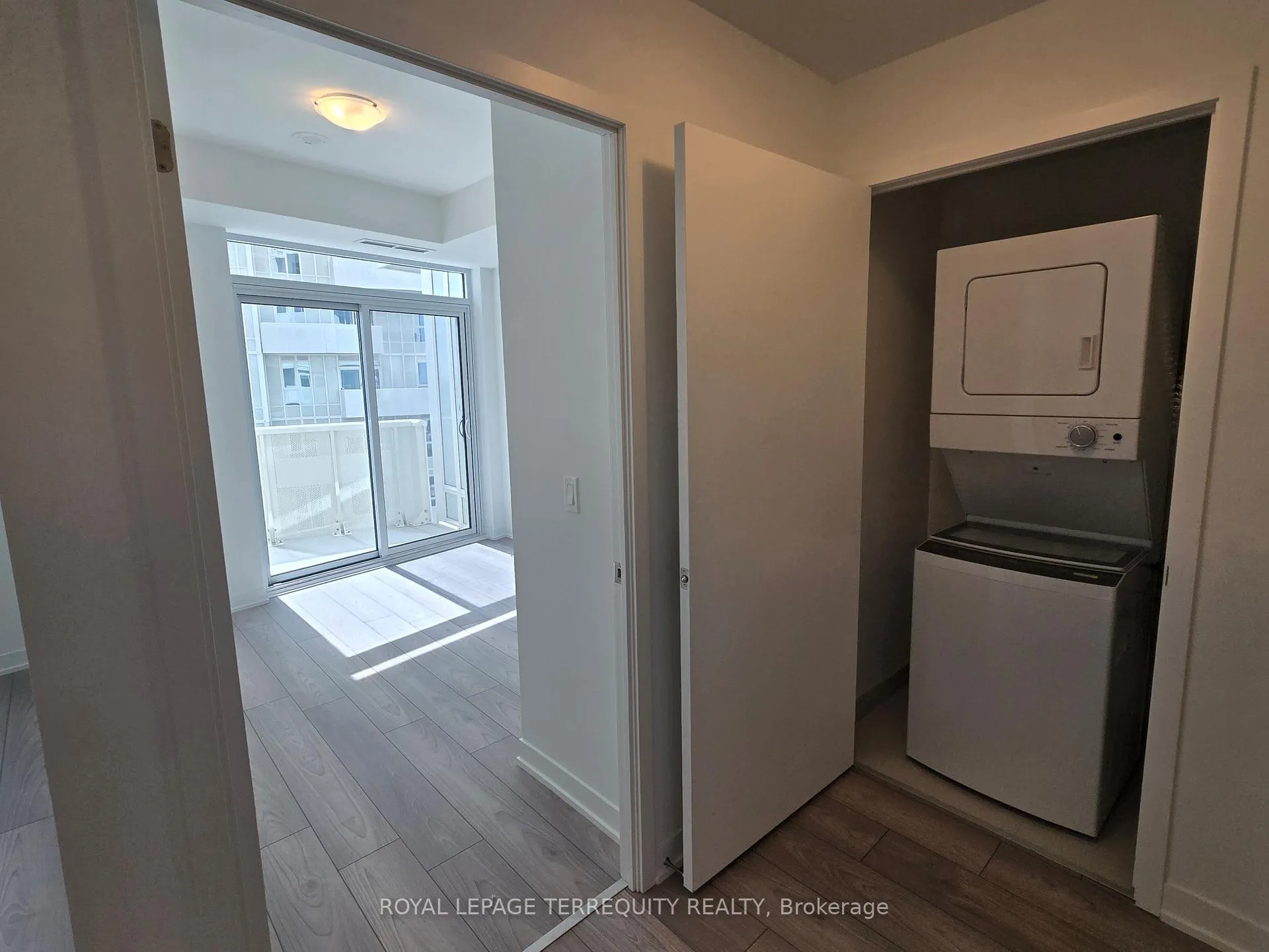 Photo 7 of Unit 2032, 498 Caldari Road, Vaughan, Concord — HOMEH