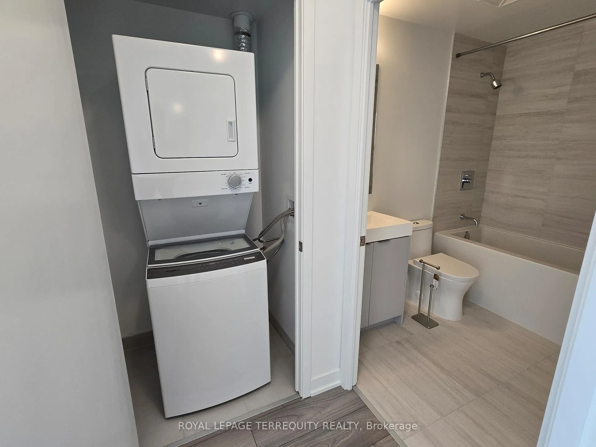 Photo 8 of Unit 2032, 498 Caldari Road, Vaughan, Concord — HOMEH