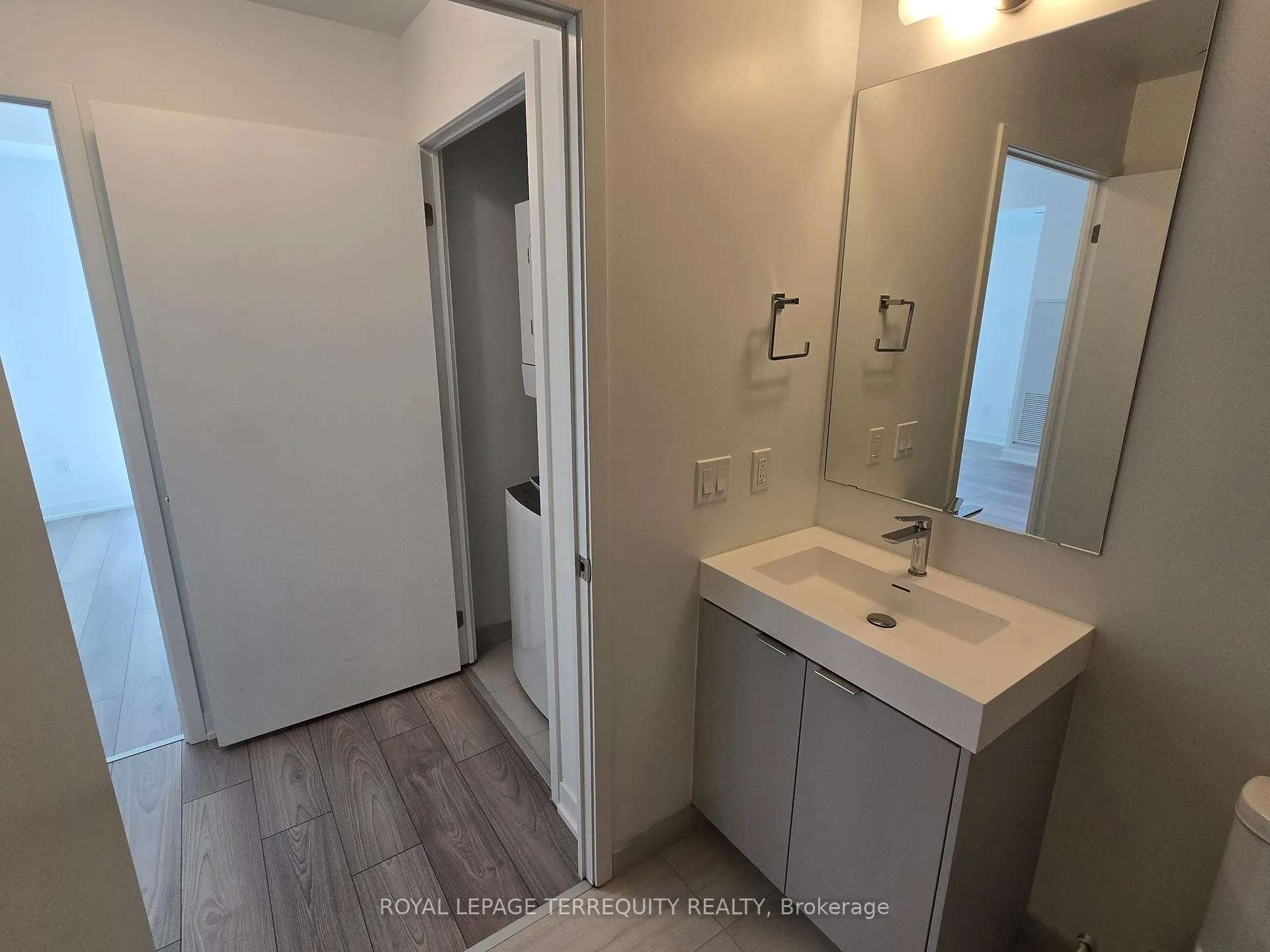 Photo 10 of Unit 2032, 498 Caldari Road, Vaughan, Concord — HOMEH
