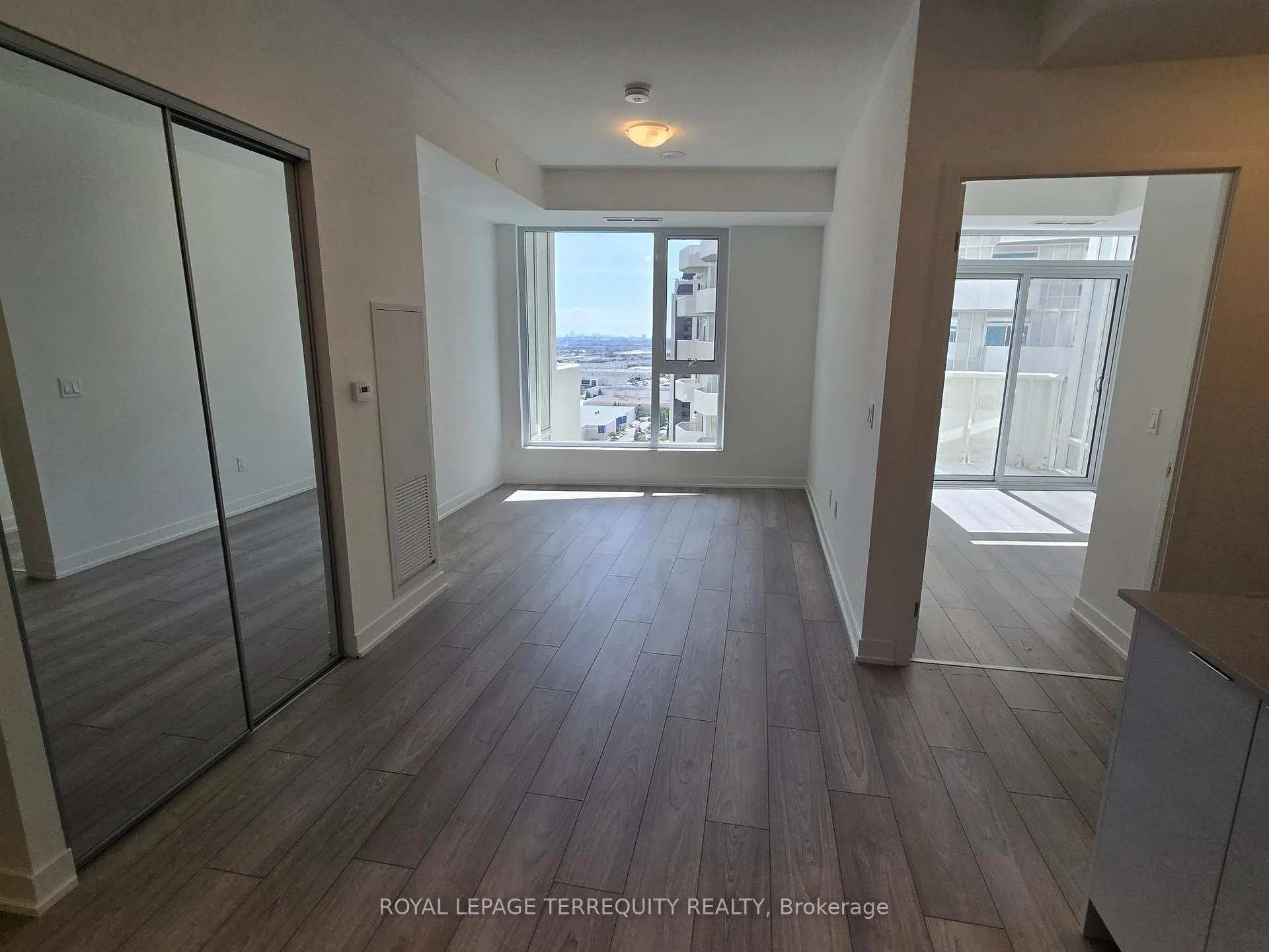 Photo 16 of Unit 2032, 498 Caldari Road, Vaughan, Concord — HOMEH