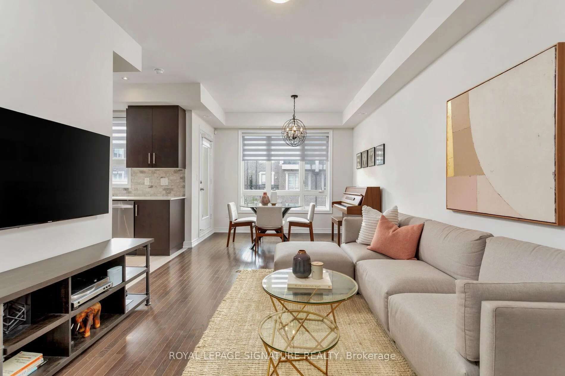 Photo 2 of Unit 18, 105 Kayla Crescent E, Vaughan, Maple — HOMEH