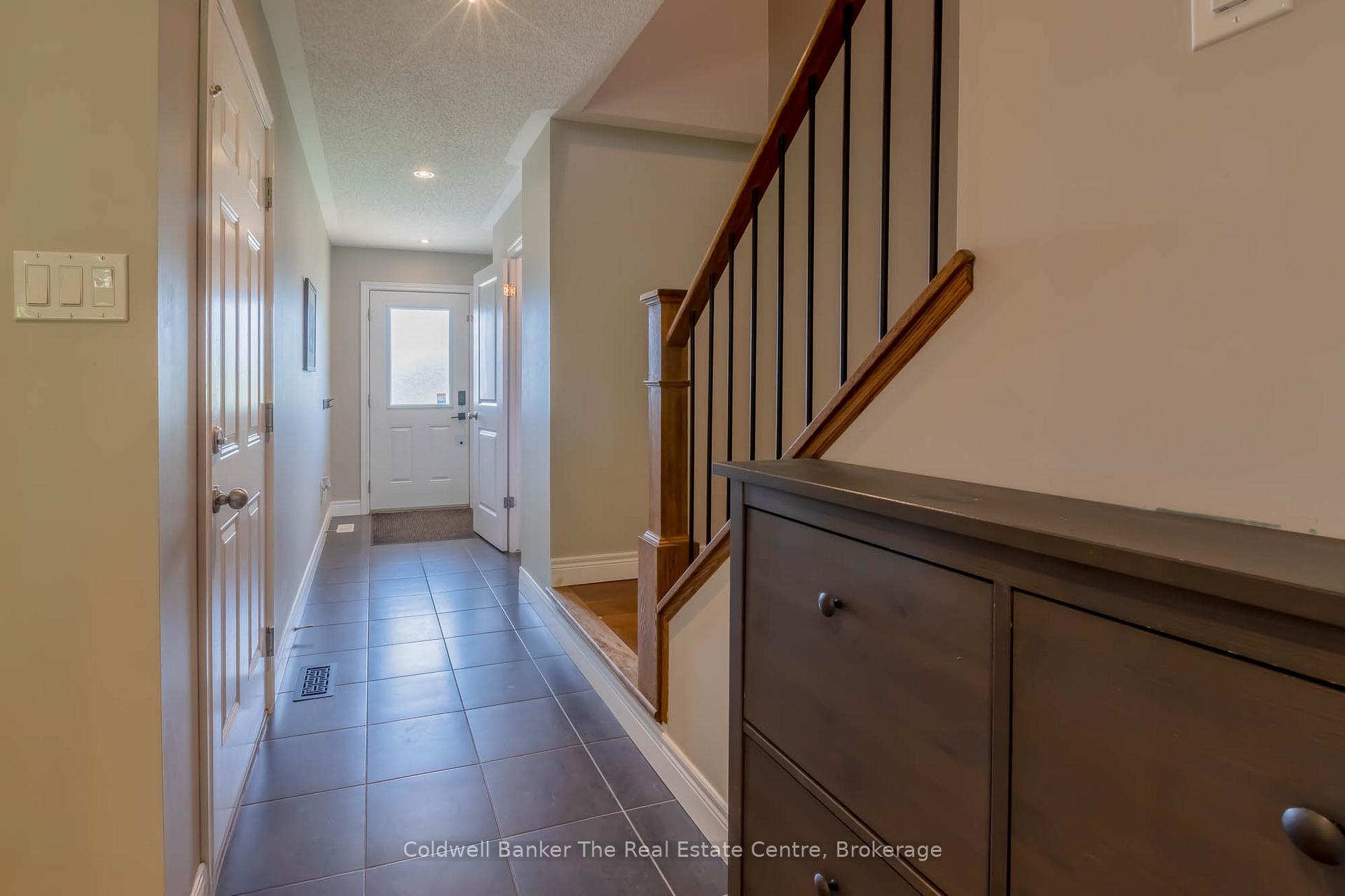 Photo 5 of 360 Wild Rose Drive, Gravenhurst, Muskoka (S) — HOMEH