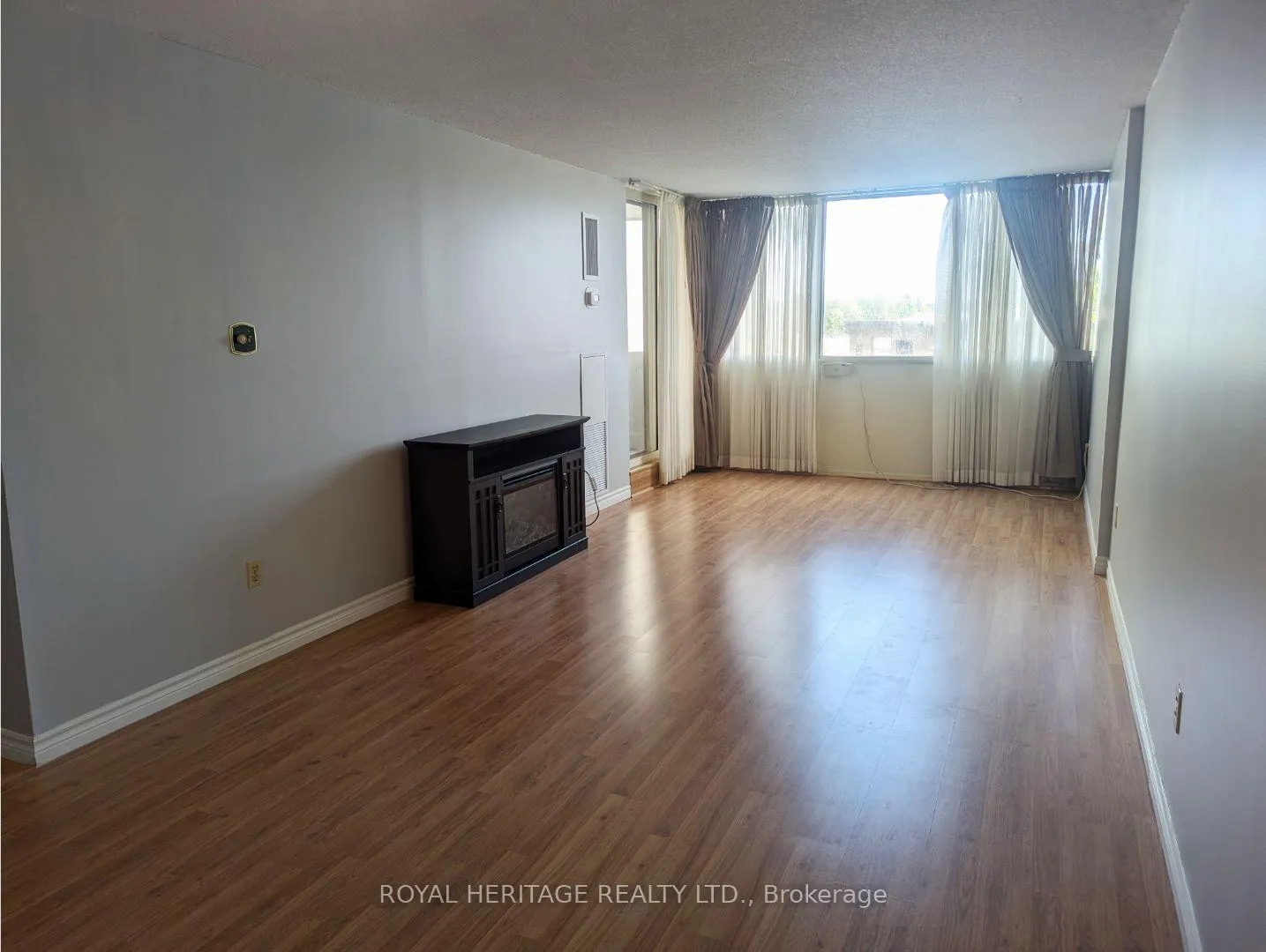 Front of Unit 401, 44 Falby Court