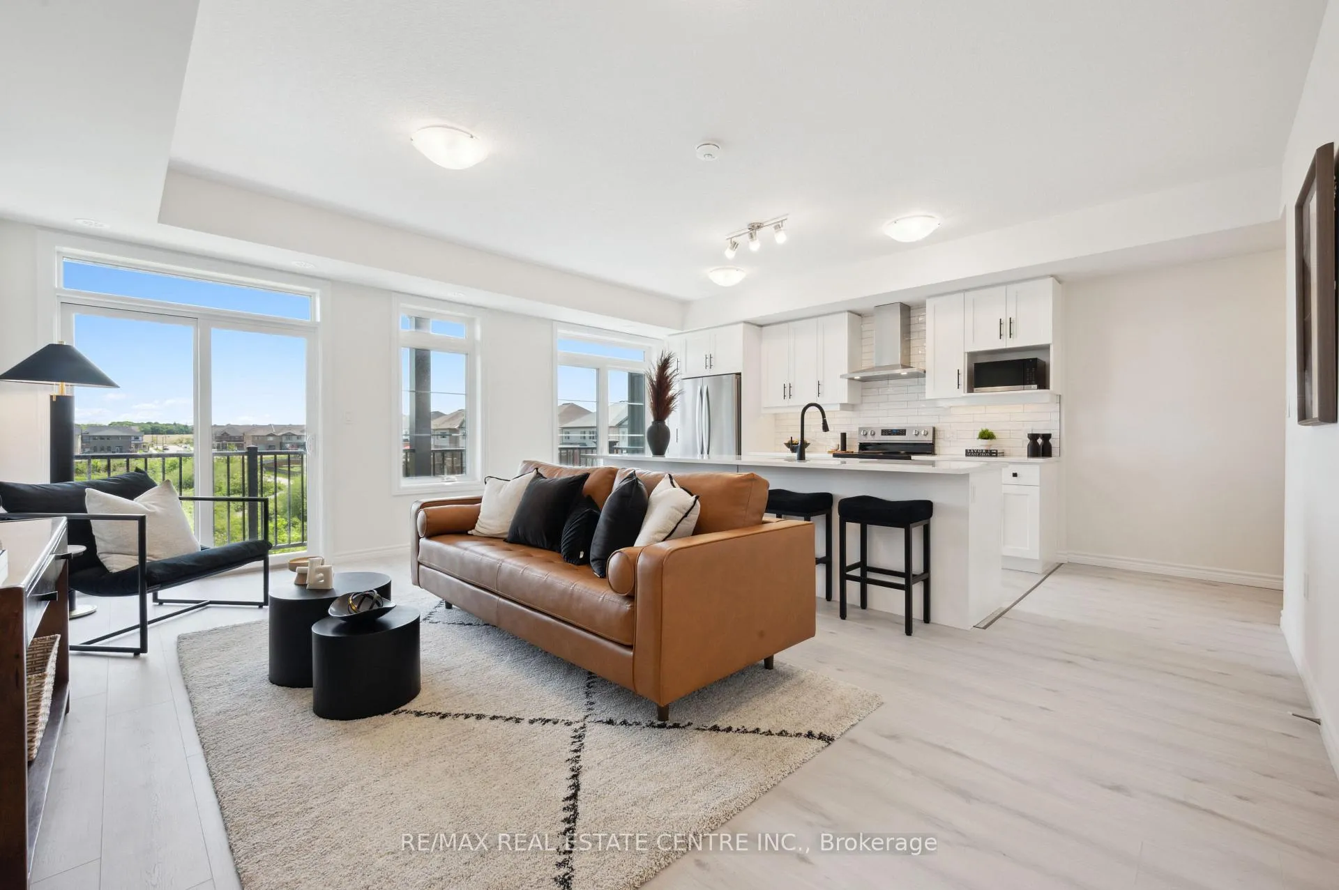 Photo 2 of 66 Lomond Lane, Kitchener — HOMEH