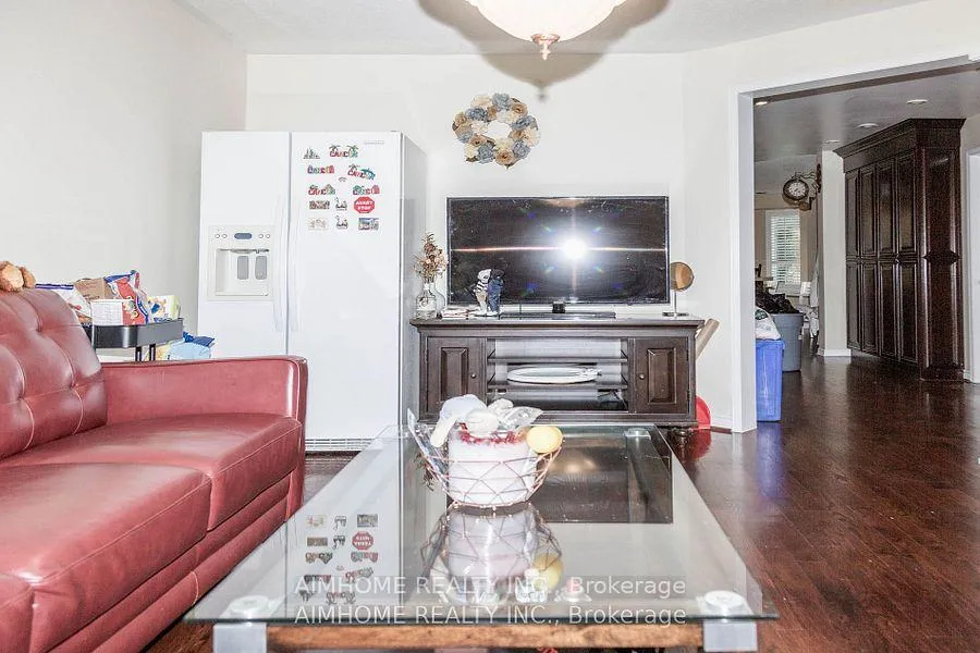 Photo 3 of 178 Westhampton Drive, Vaughan, Brownridge — HOMEH