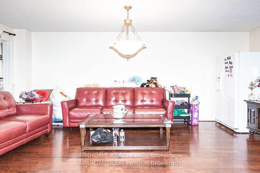 Photo 4 of 178 Westhampton Drive, Vaughan, Brownridge — HOMEH