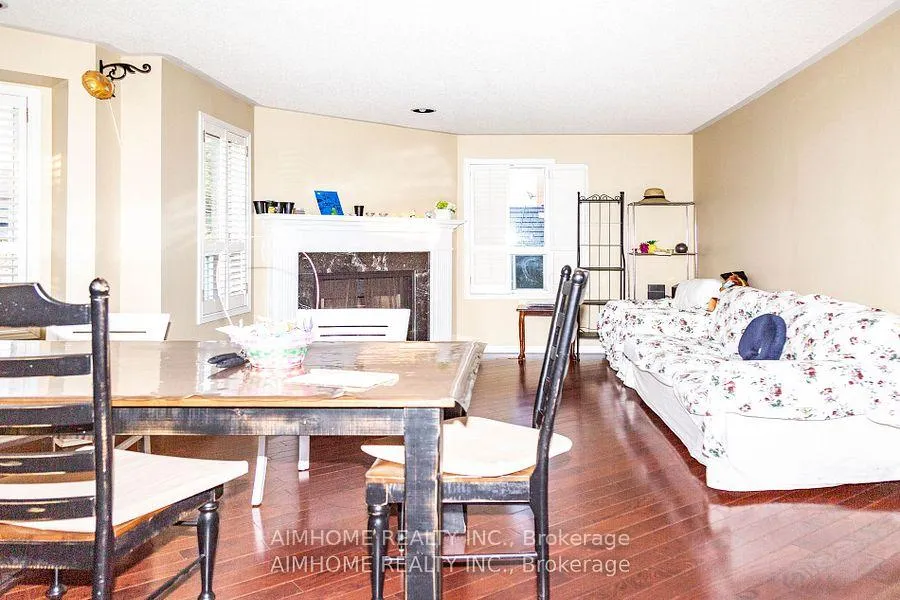 Photo 5 of 178 Westhampton Drive, Vaughan, Brownridge — HOMEH
