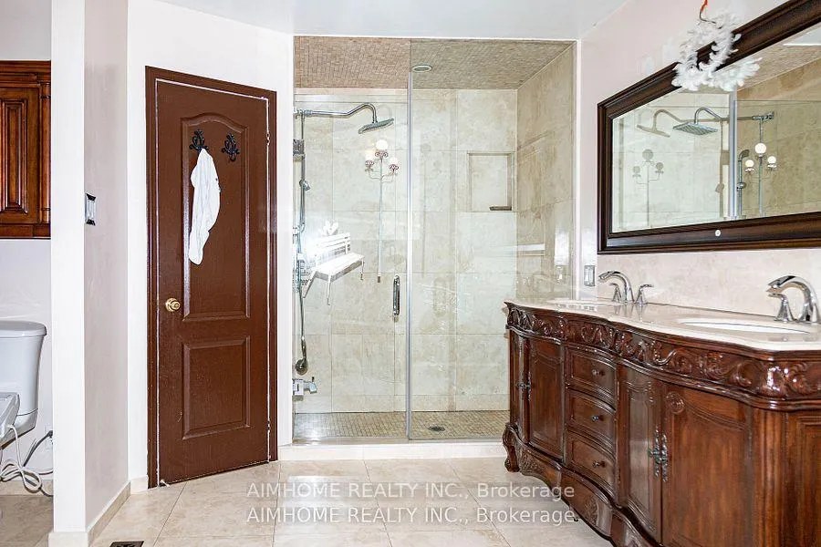 Photo 14 of 178 Westhampton Drive, Vaughan, Brownridge — HOMEH
