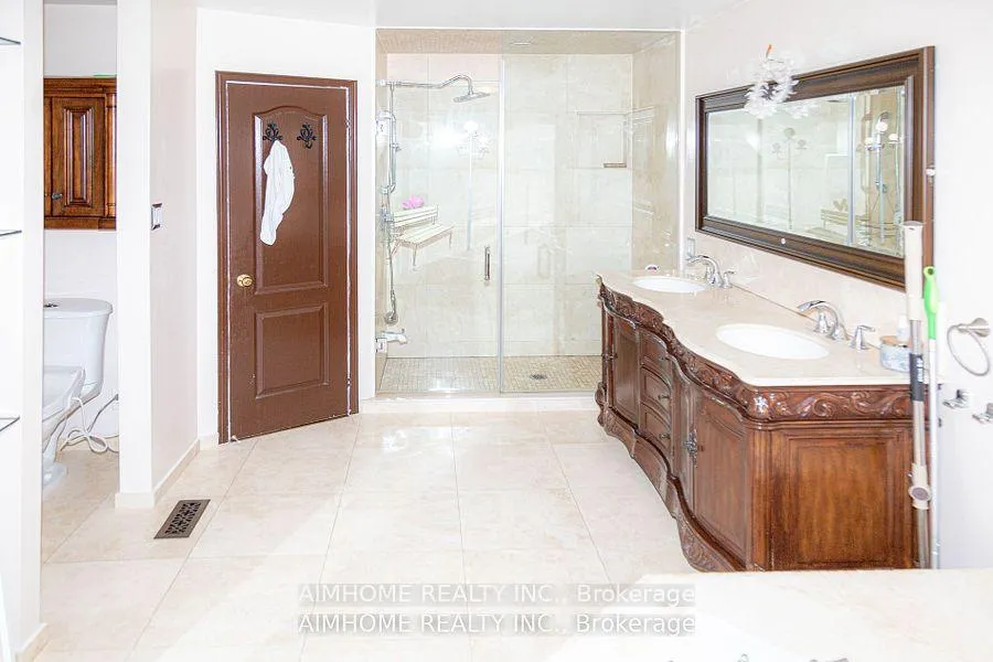 Photo 16 of 178 Westhampton Drive, Vaughan, Brownridge — HOMEH