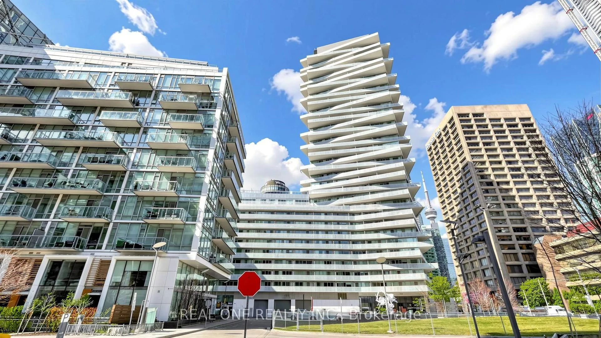 Front of Unit 907, 15 Queens Quay E