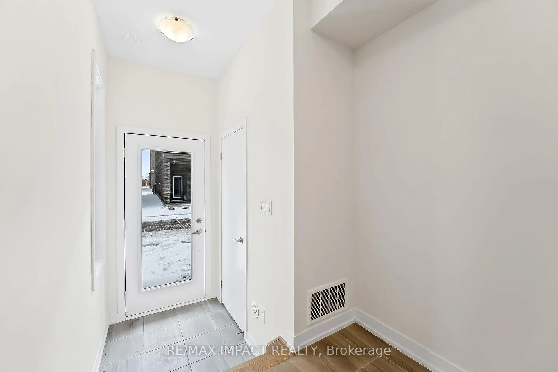 Photo 6 of Unit 1106, 1856 Notion Road, Pickering, Rural Pickering — HOMEH