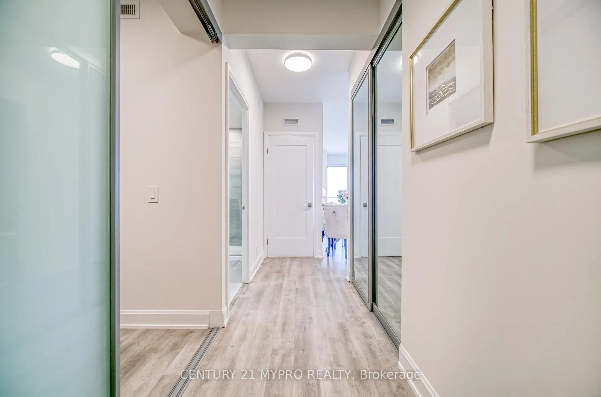 Photo 5 of Unit 2811, 12 Gandhi Lane, Markham, Commerce Valley — HOMEH