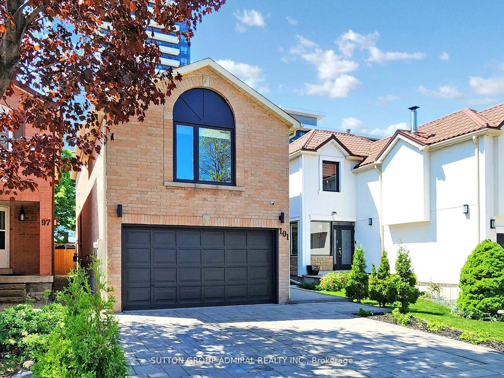 Photo 3 of 101 Glen Crescent, Vaughan, Uplands — HOMEH