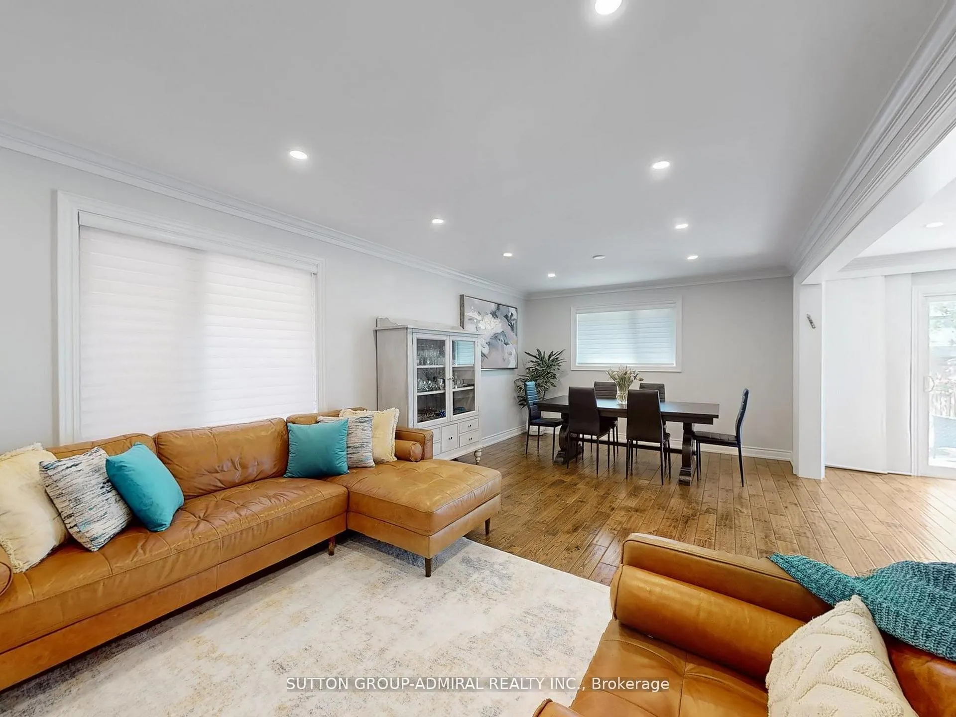 Photo 6 of 101 Glen Crescent, Vaughan, Uplands — HOMEH