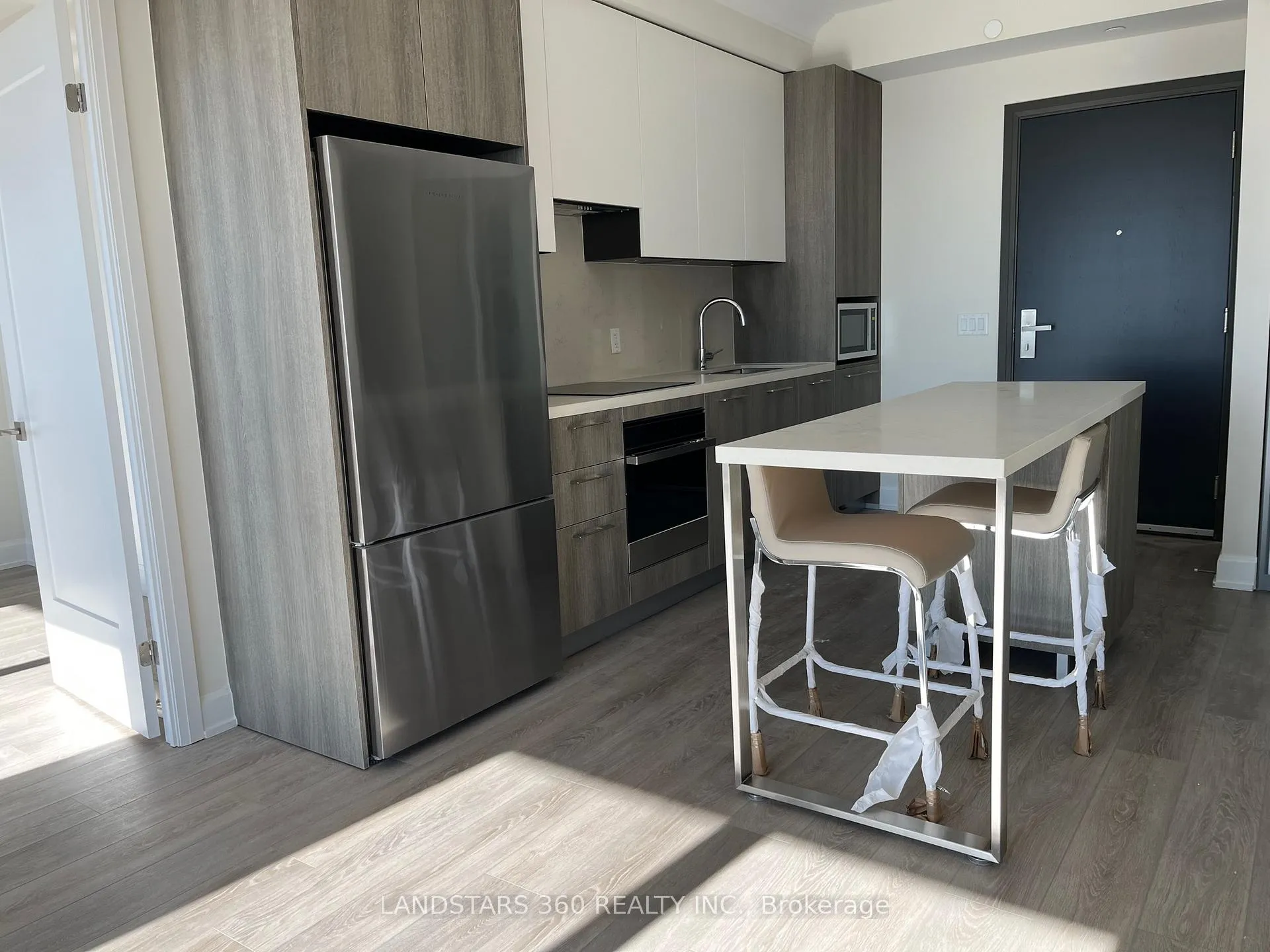 Photo 2 of Unit 2902, 8 Water Walk Drive, Markham, Unionville — HOMEH
