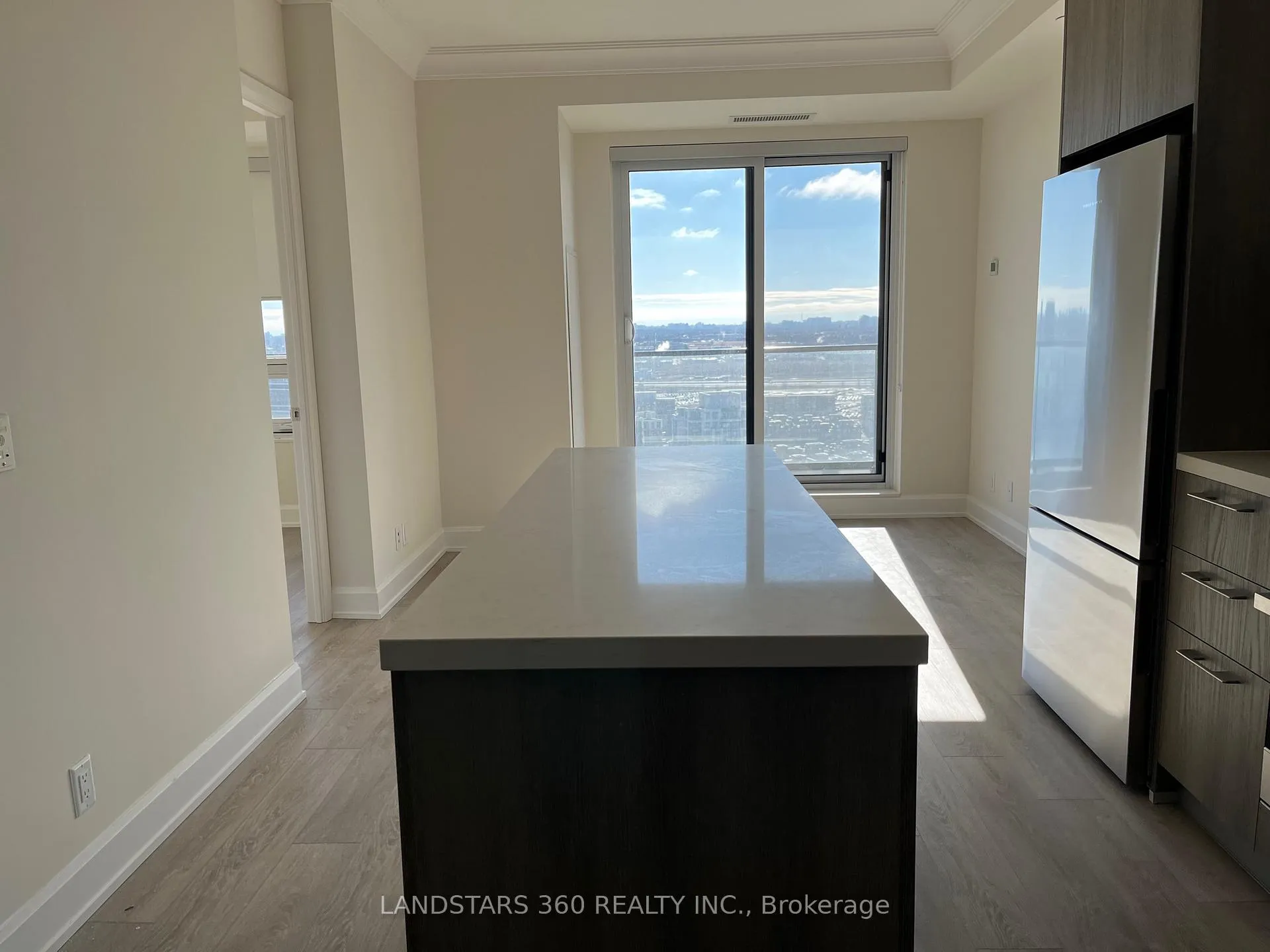 Photo 4 of Unit 2902, 8 Water Walk Drive, Markham, Unionville — HOMEH