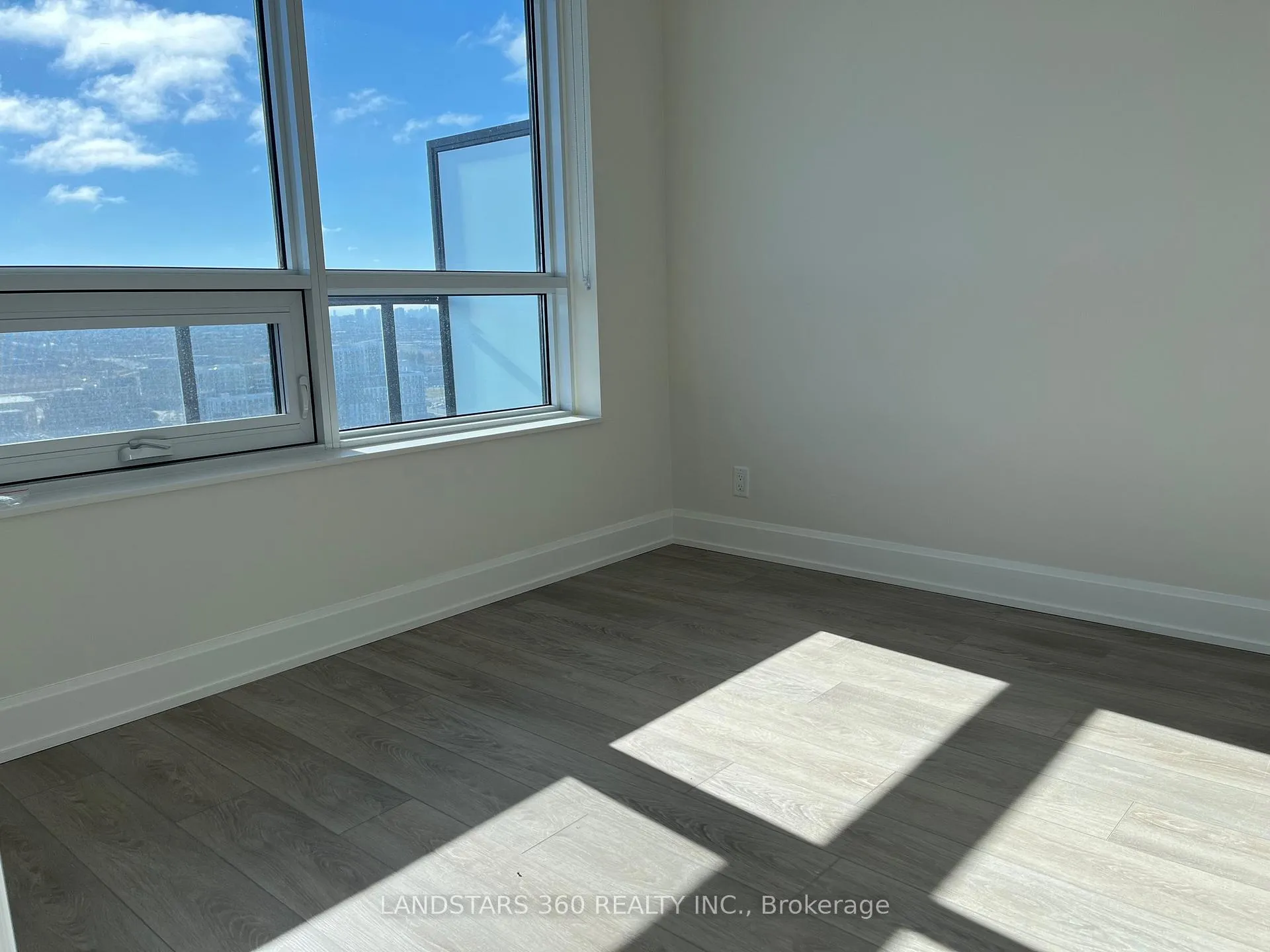 Photo 7 of Unit 2902, 8 Water Walk Drive, Markham, Unionville — HOMEH