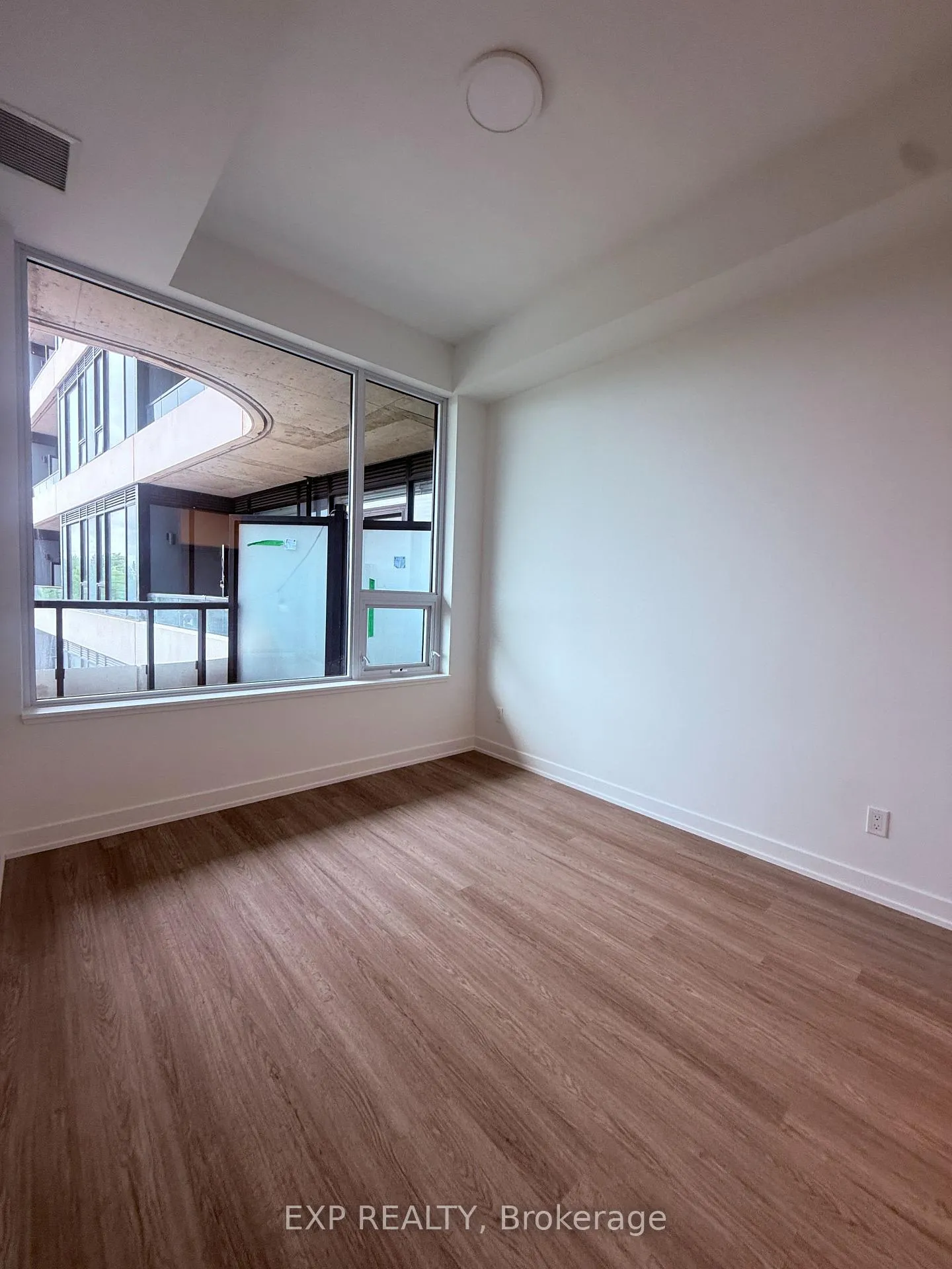 Photo 8 of Unit 535, 8188 Yonge St, Vaughan, Uplands — HOMEH
