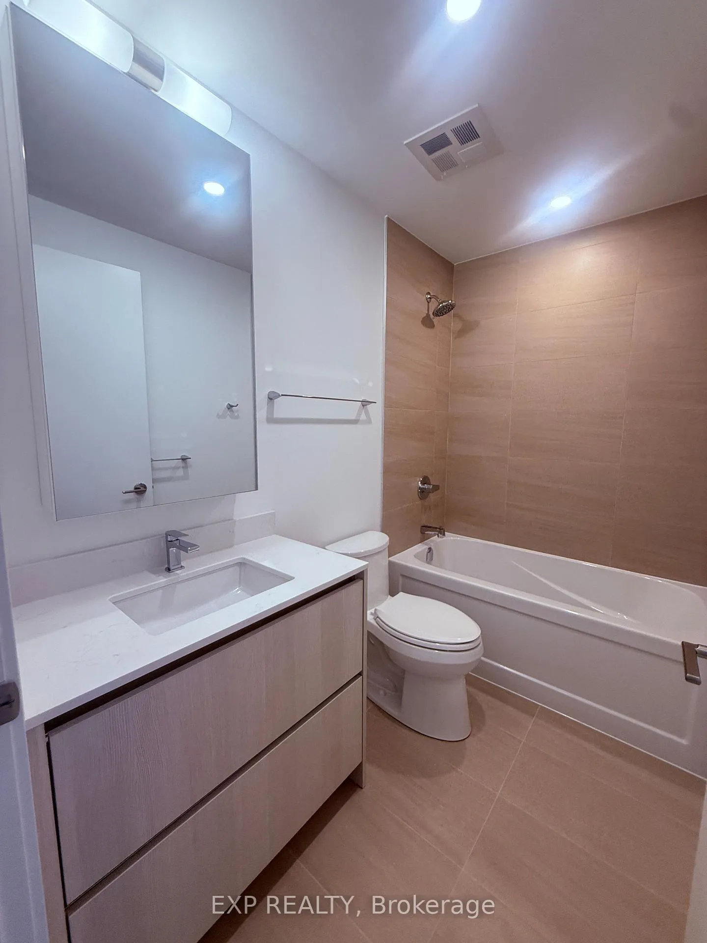 Photo 15 of Unit 535, 8188 Yonge St, Vaughan, Uplands — HOMEH